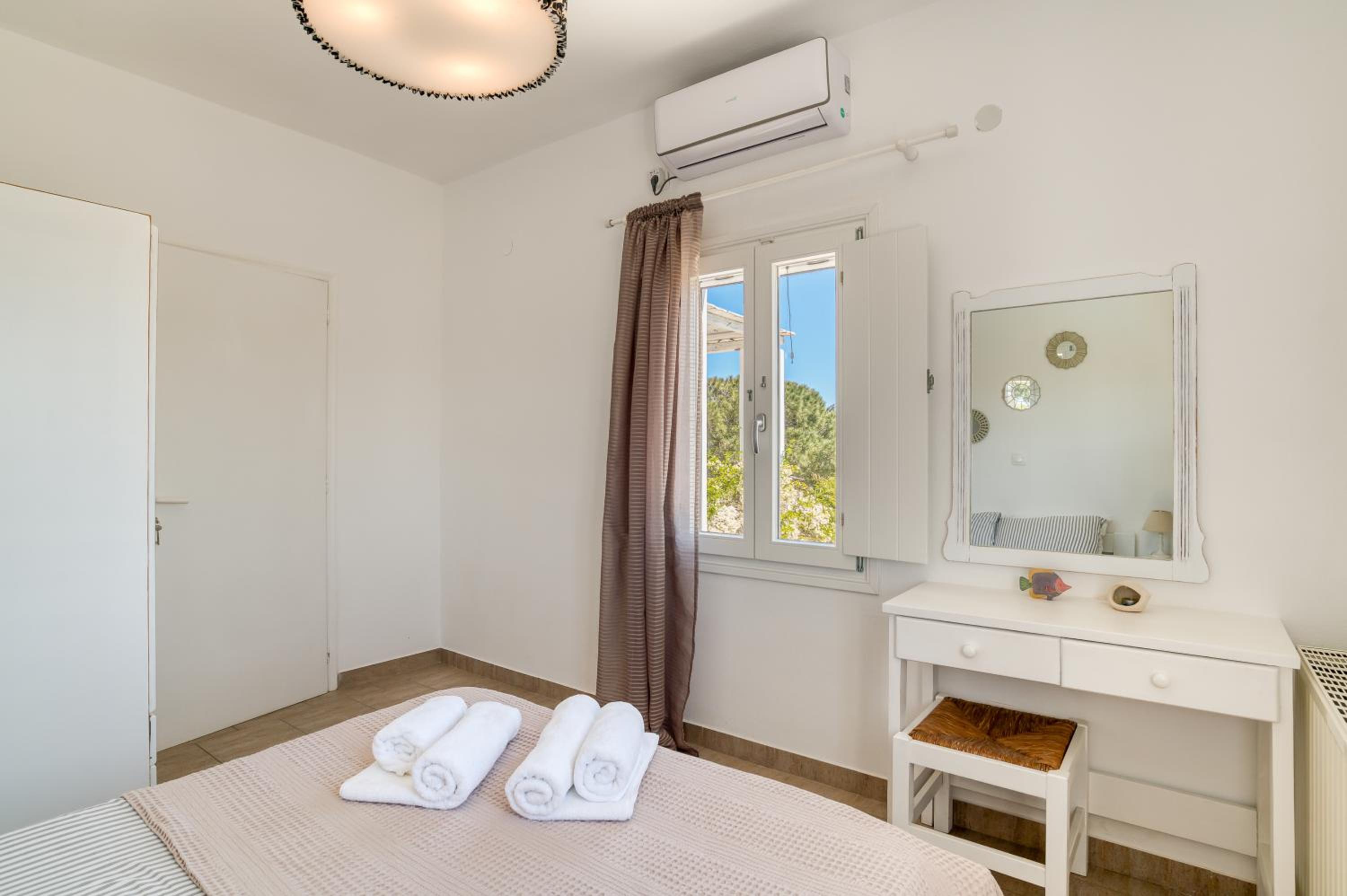 Dahlia Apartments And Studios