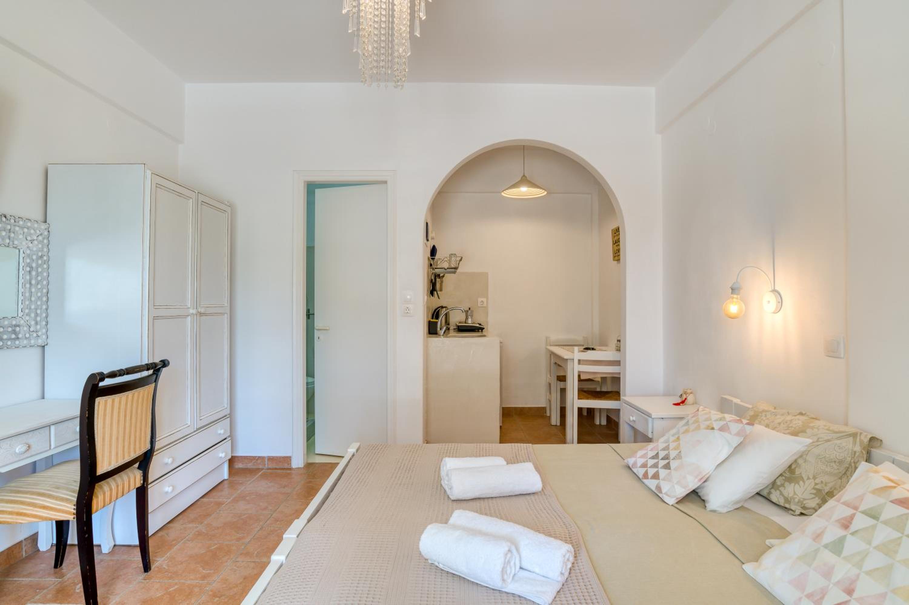 Dahlia Apartments And Studios