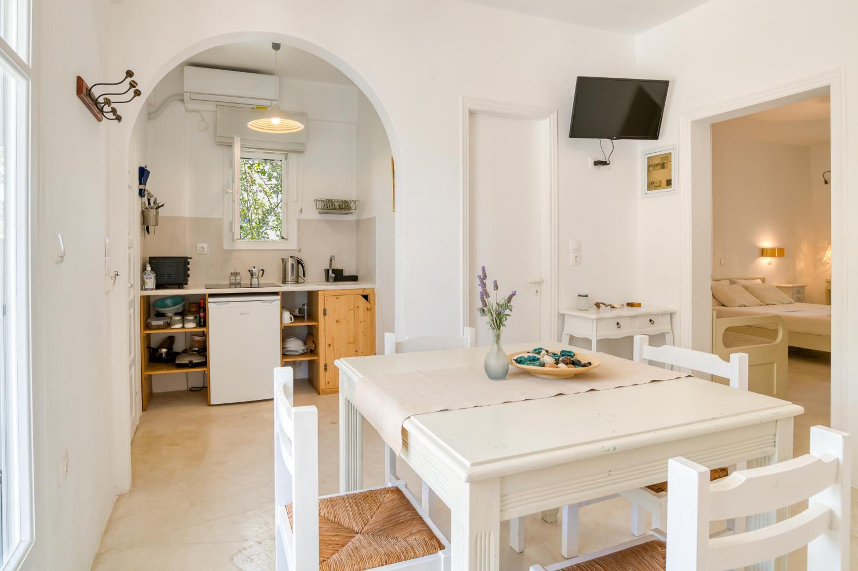 Dahlia Apartments And Studios
