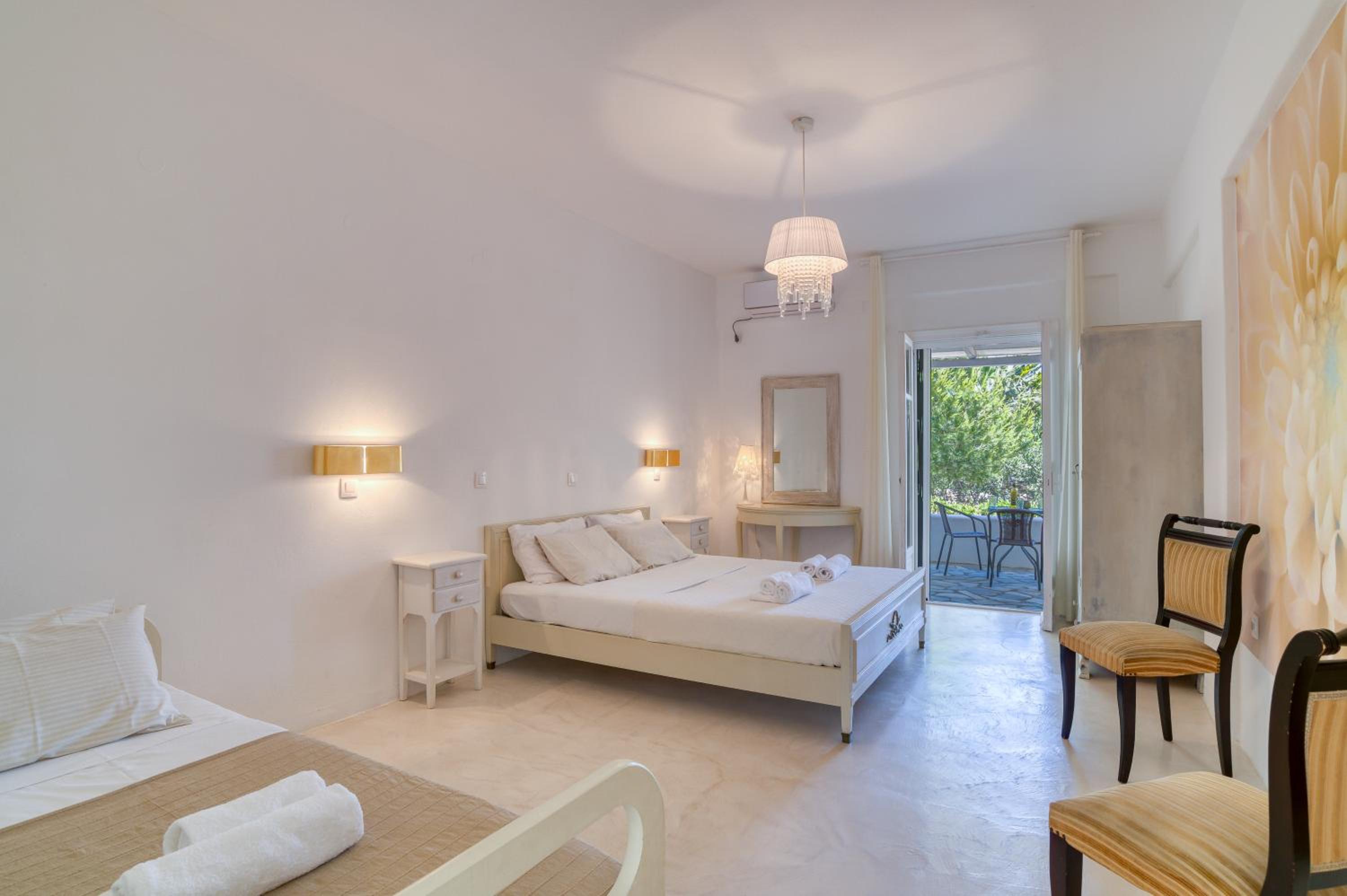 Dahlia Apartments And Studios