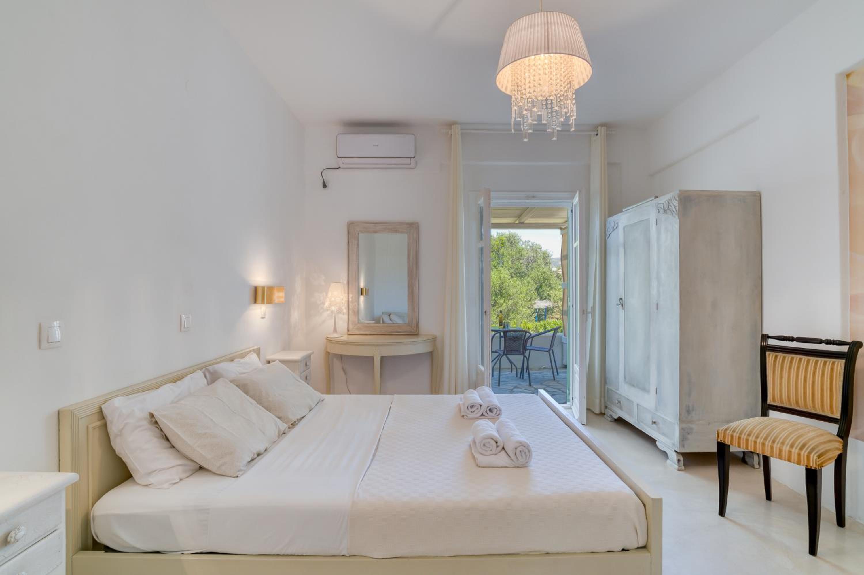 Dahlia Apartments And Studios