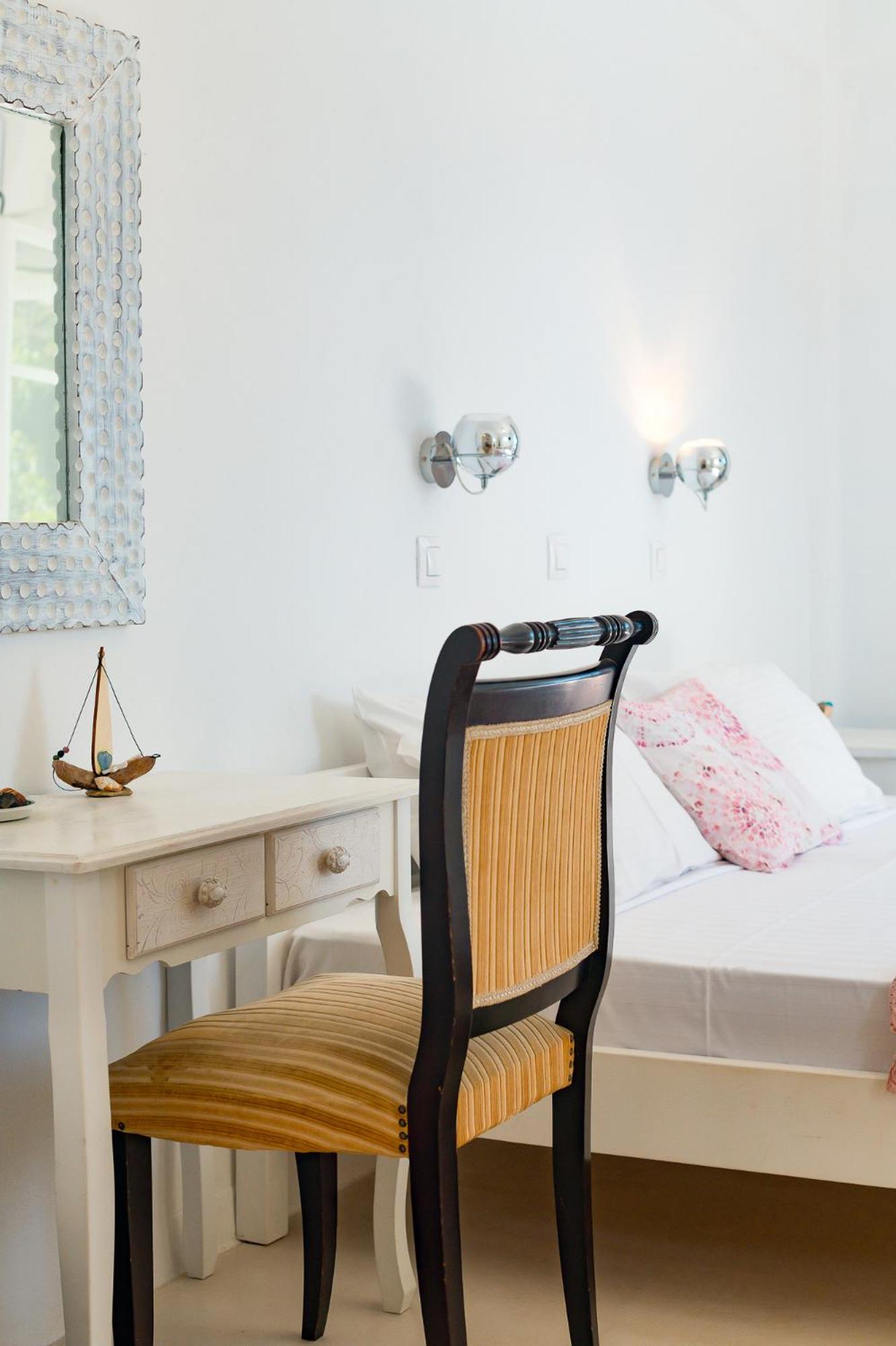 Dahlia Apartments And Studios