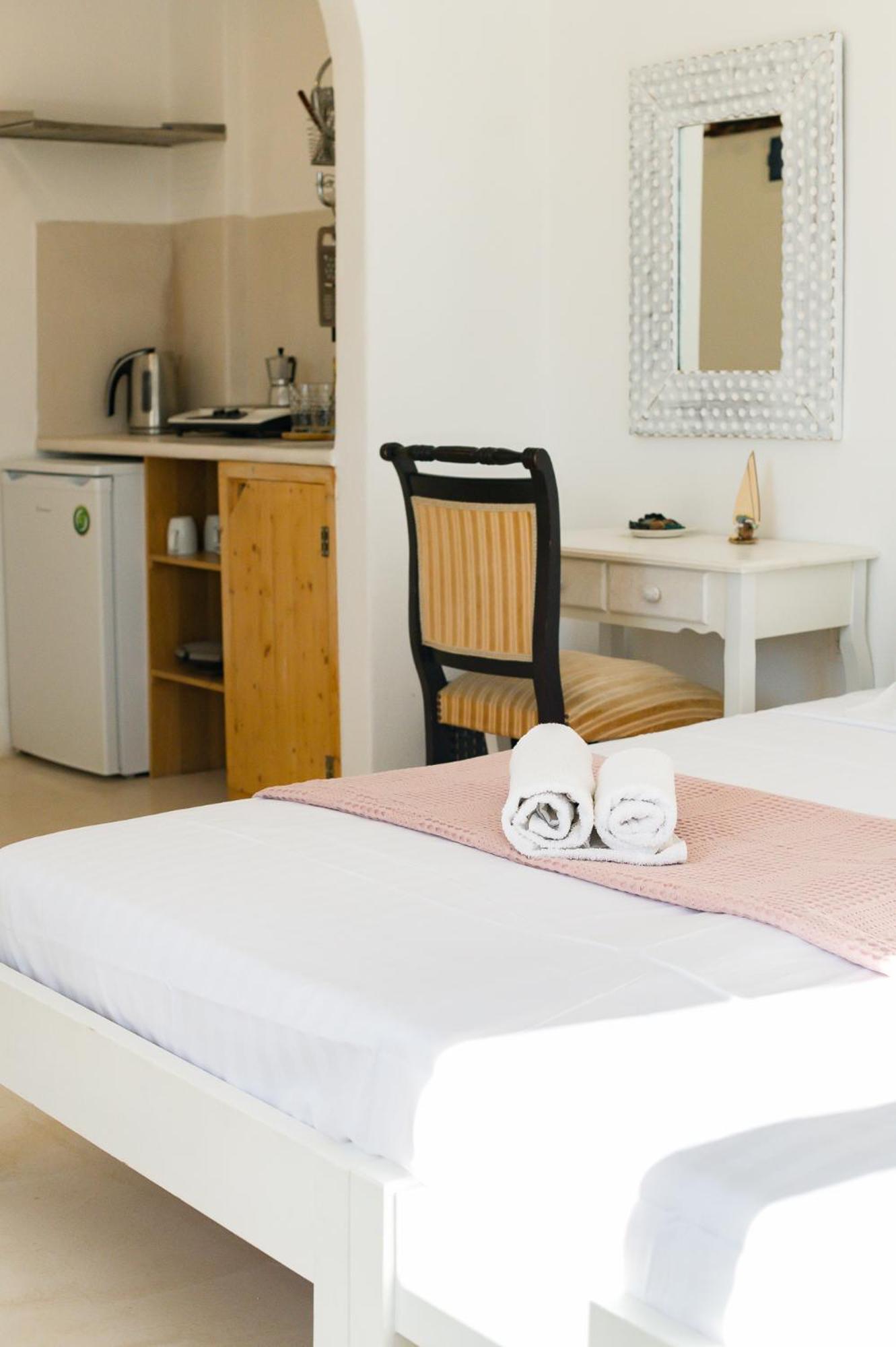 Dahlia Apartments And Studios