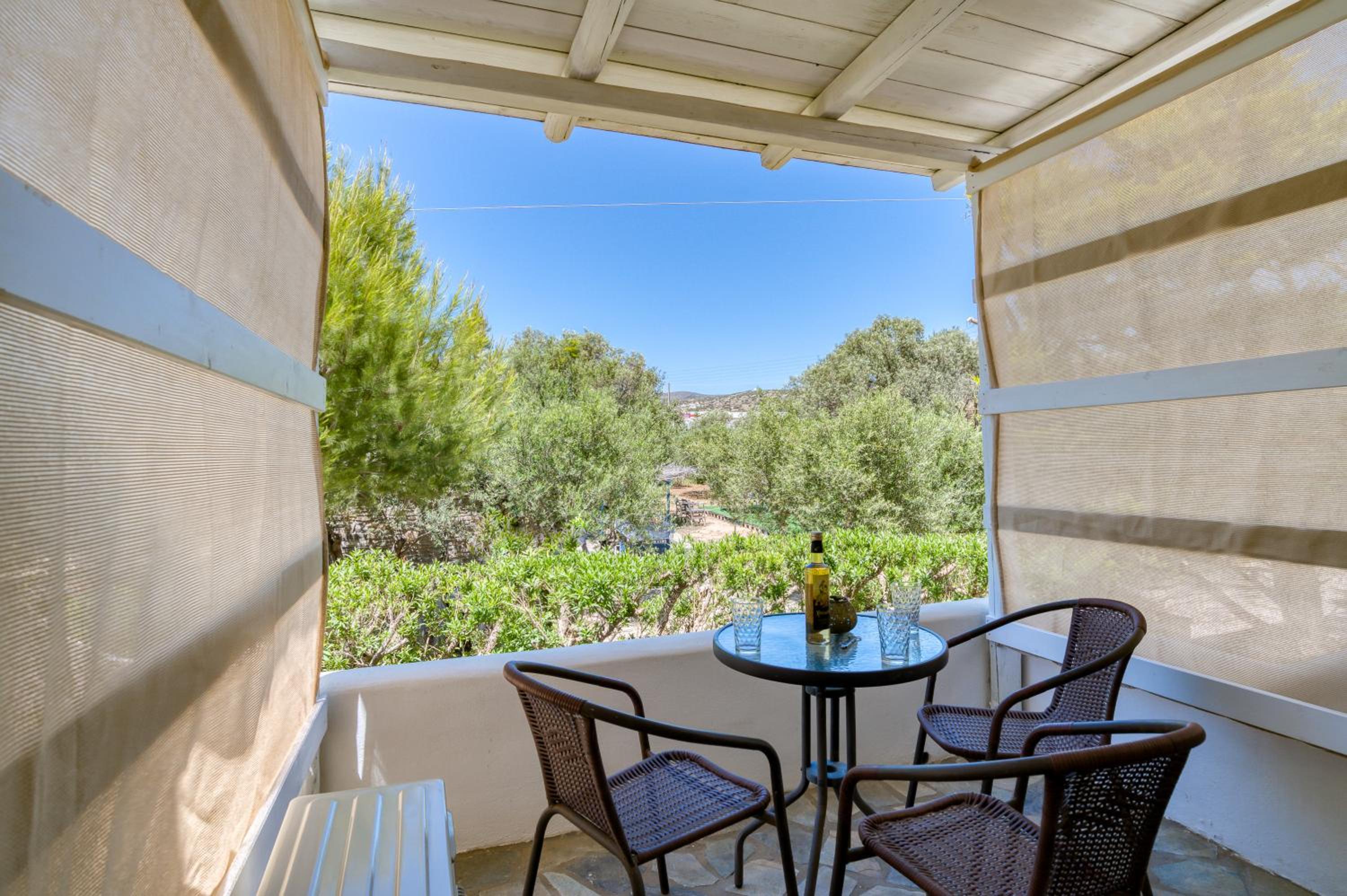 Dahlia Apartments And Studios