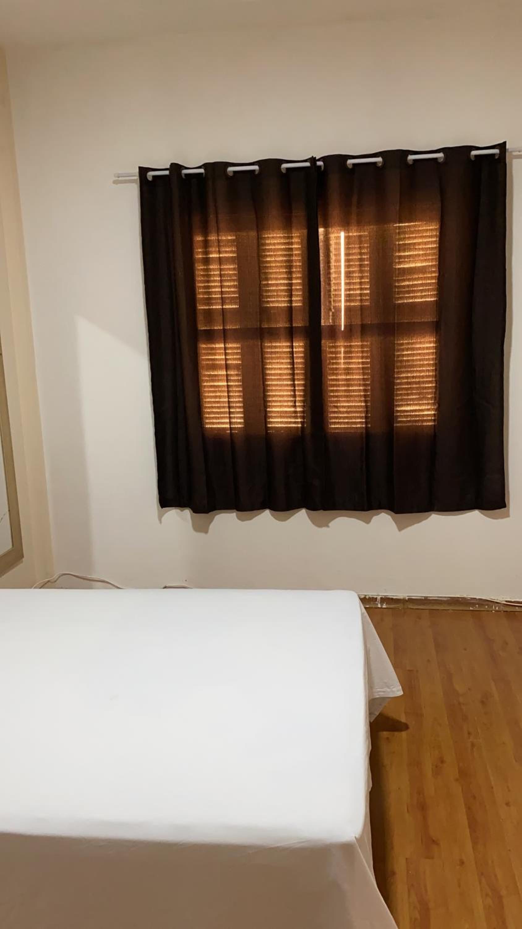 Apartamento para pessoas de família ou a negócio, Ap Grande 3 quartos no Brás próximo igreja Mundial,mercado municipal, 25 de março, templo Salomão, metro 