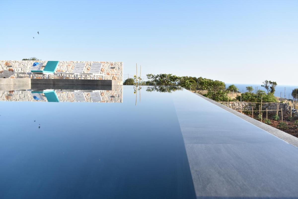 Dreamcatcher villa: Infinity pool, Sunset, Seaview photo 2