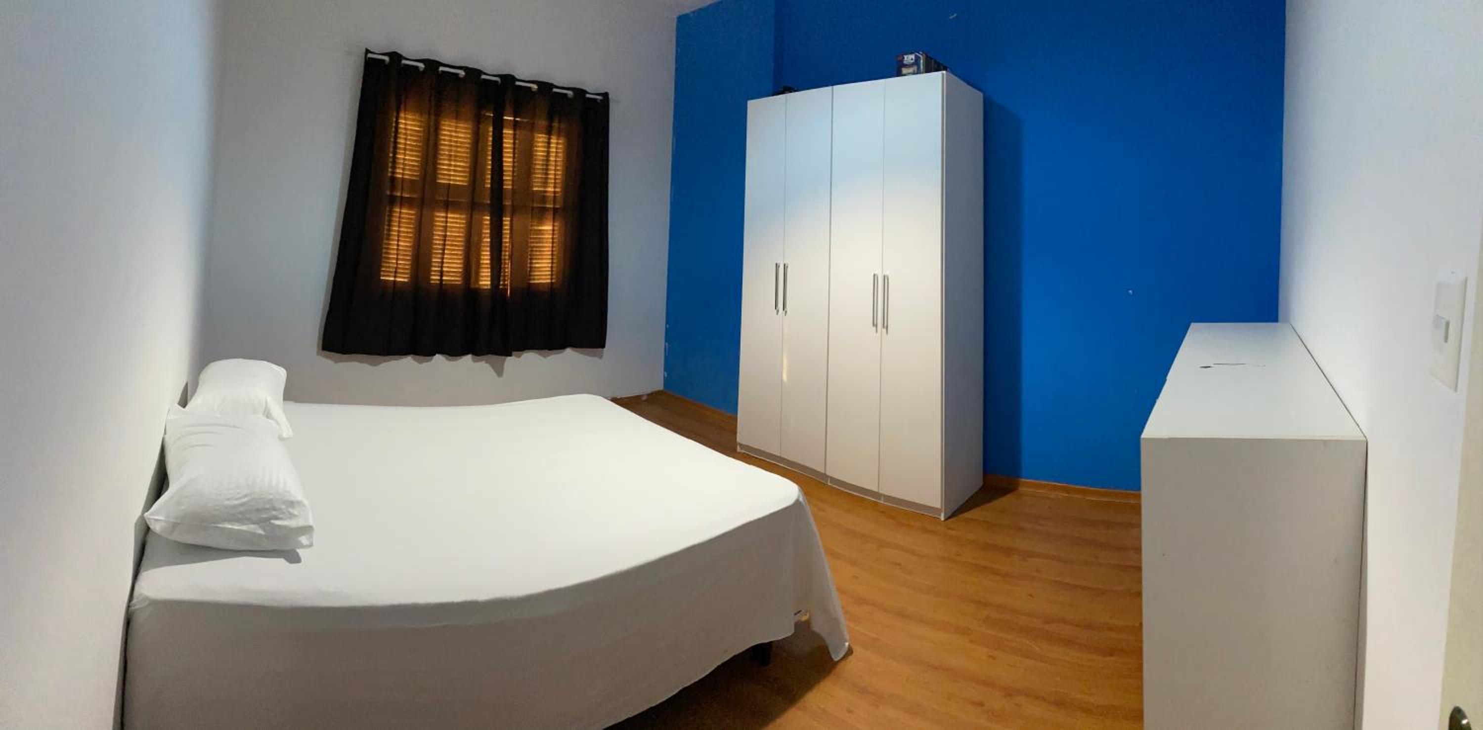 Apartamento para pessoas de família ou a negócio, Ap Grande 3 quartos no Brás próximo igreja Mundial,mercado municipal, 25 de março, templo Salomão, metro 