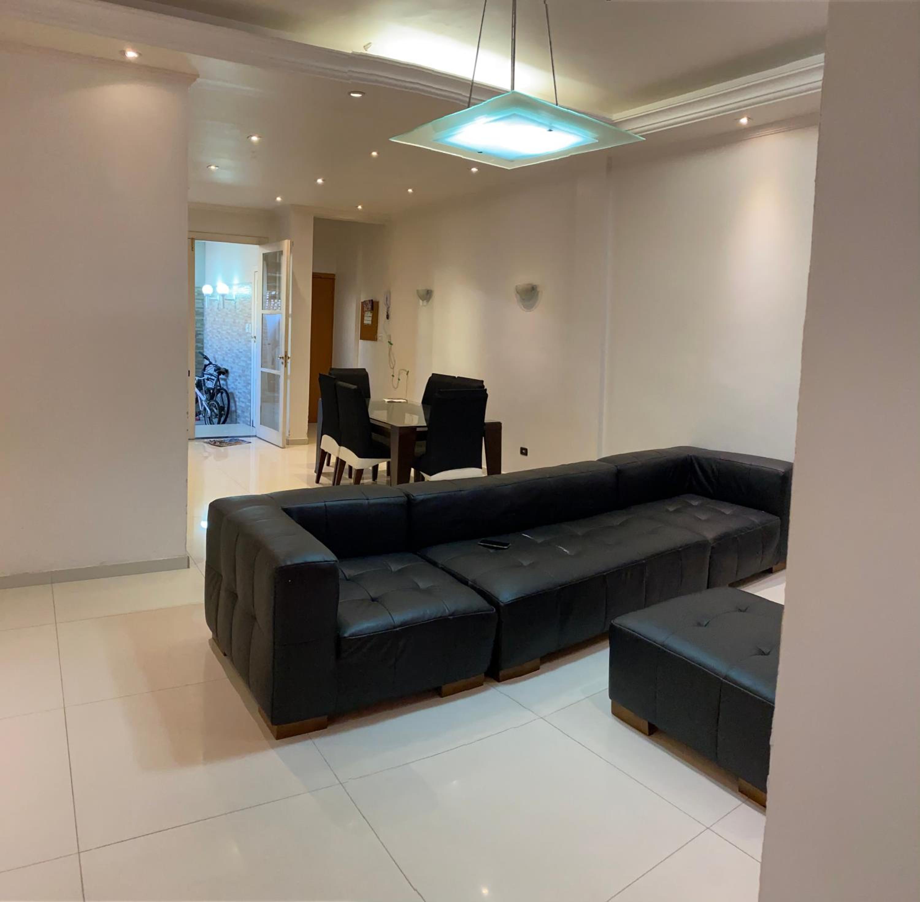 Apartamento para pessoas de família ou a negócio, Ap Grande 3 quartos no Brás próximo igreja Mundial,mercado municipal, 25 de março, templo Salomão, metro 