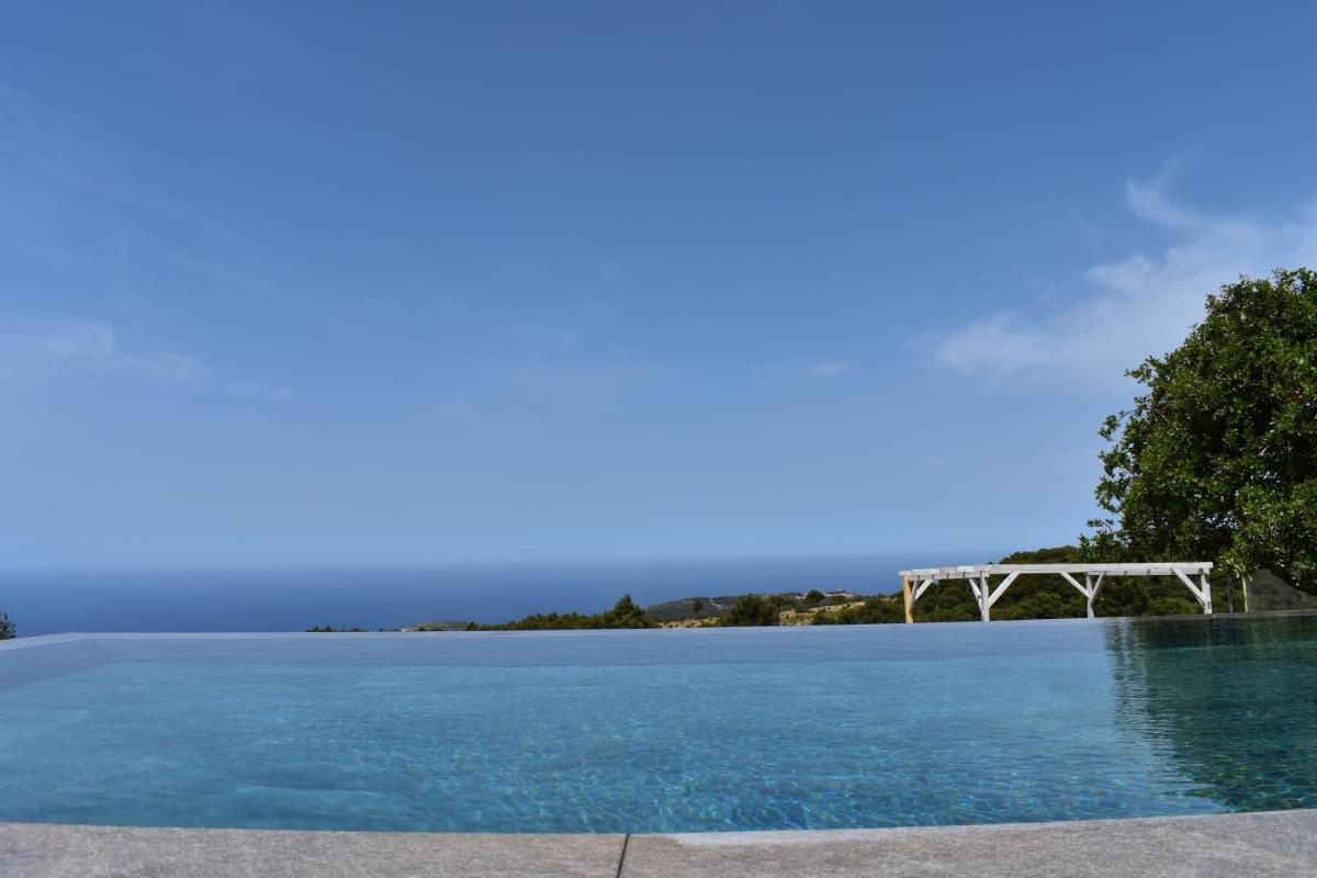 Dreamcatcher villa: Infinity pool, Sunset, Seaview photo 5