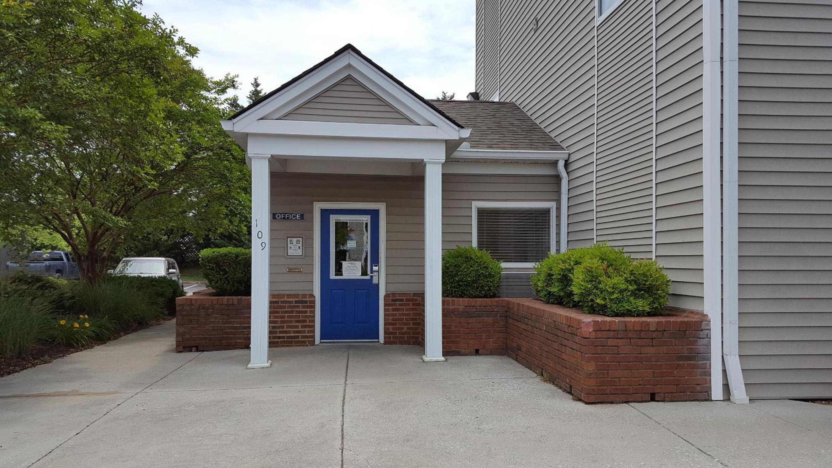Knoxville Vacations - InTown Suites Extended Stay Knoxville TN - Property Image 12