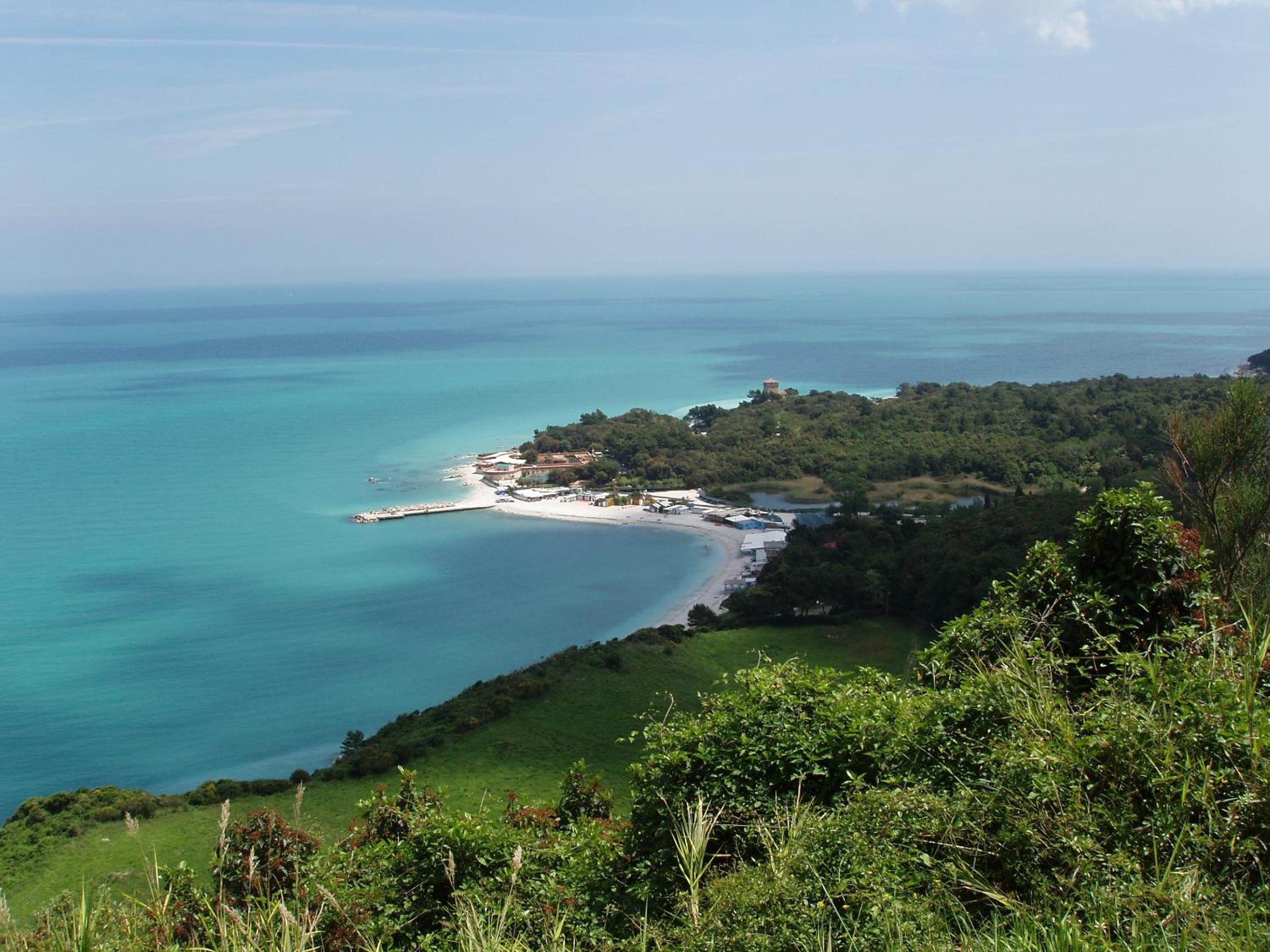 Green Garden Village con piscina, spiaggia riservata e parcheggio