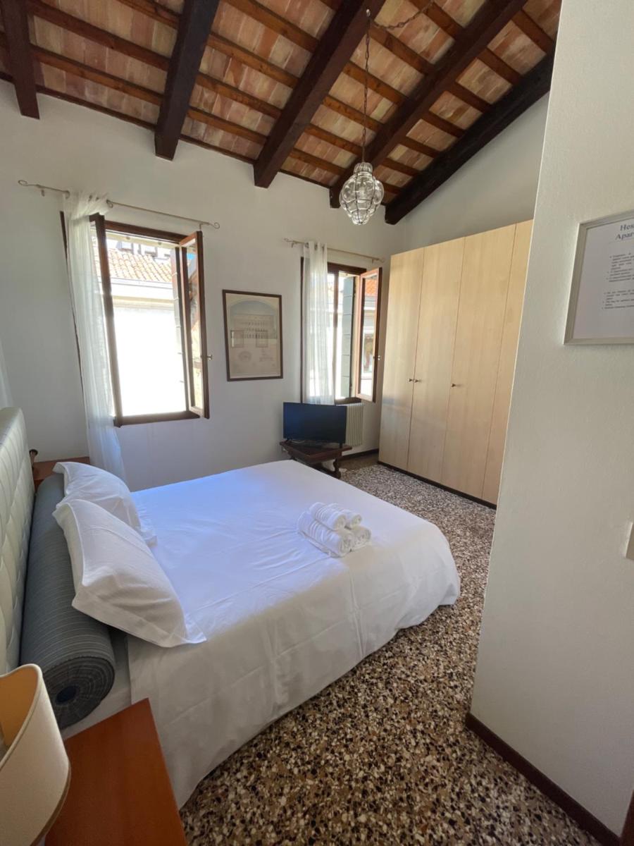 Hesperia Apartment