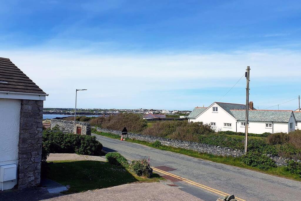 TY CARREG -3 BED BUNGALOW -RAVENSPOINT ROAD