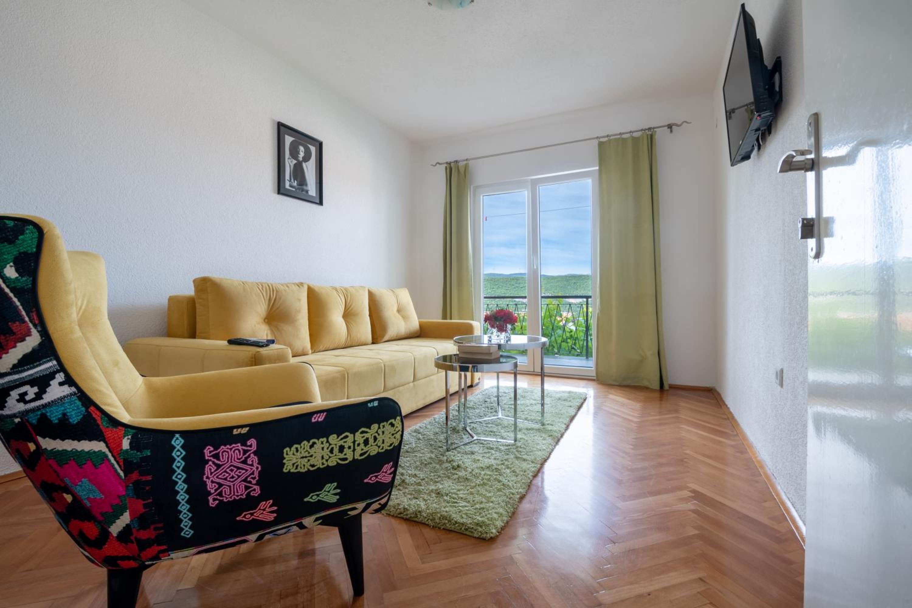 Apartments & rooms Leon