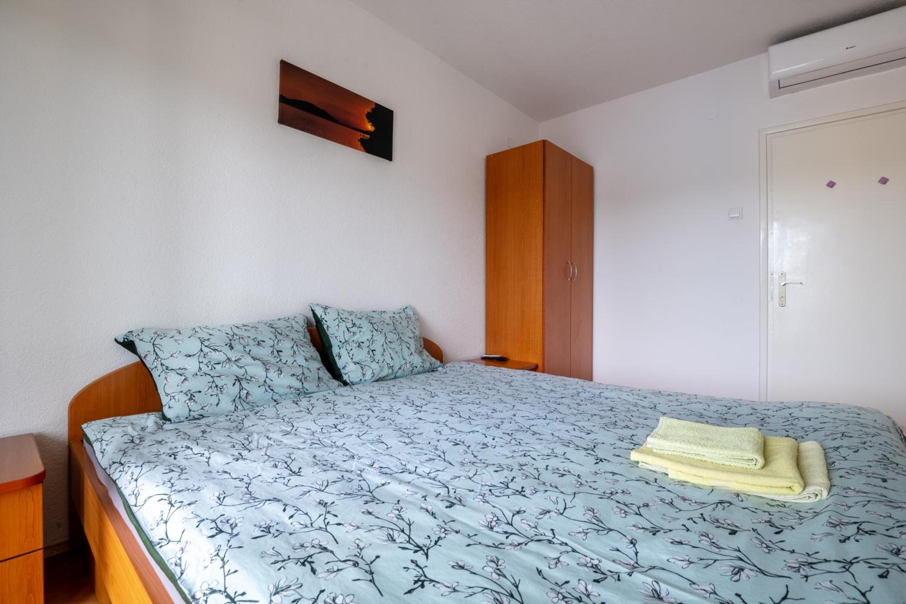 Apartments & rooms Leon