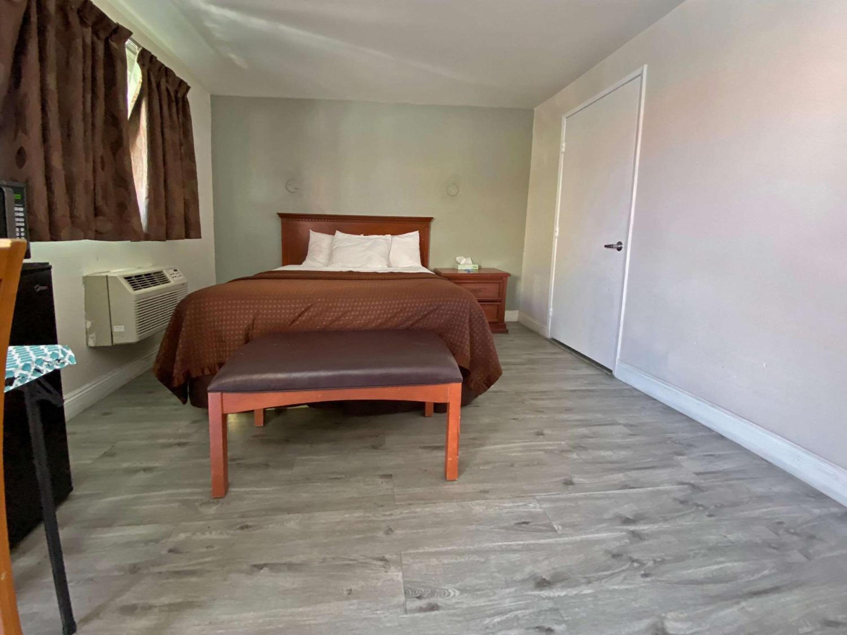 Ventura Vacations - Rodeway Inn - Property Image 3