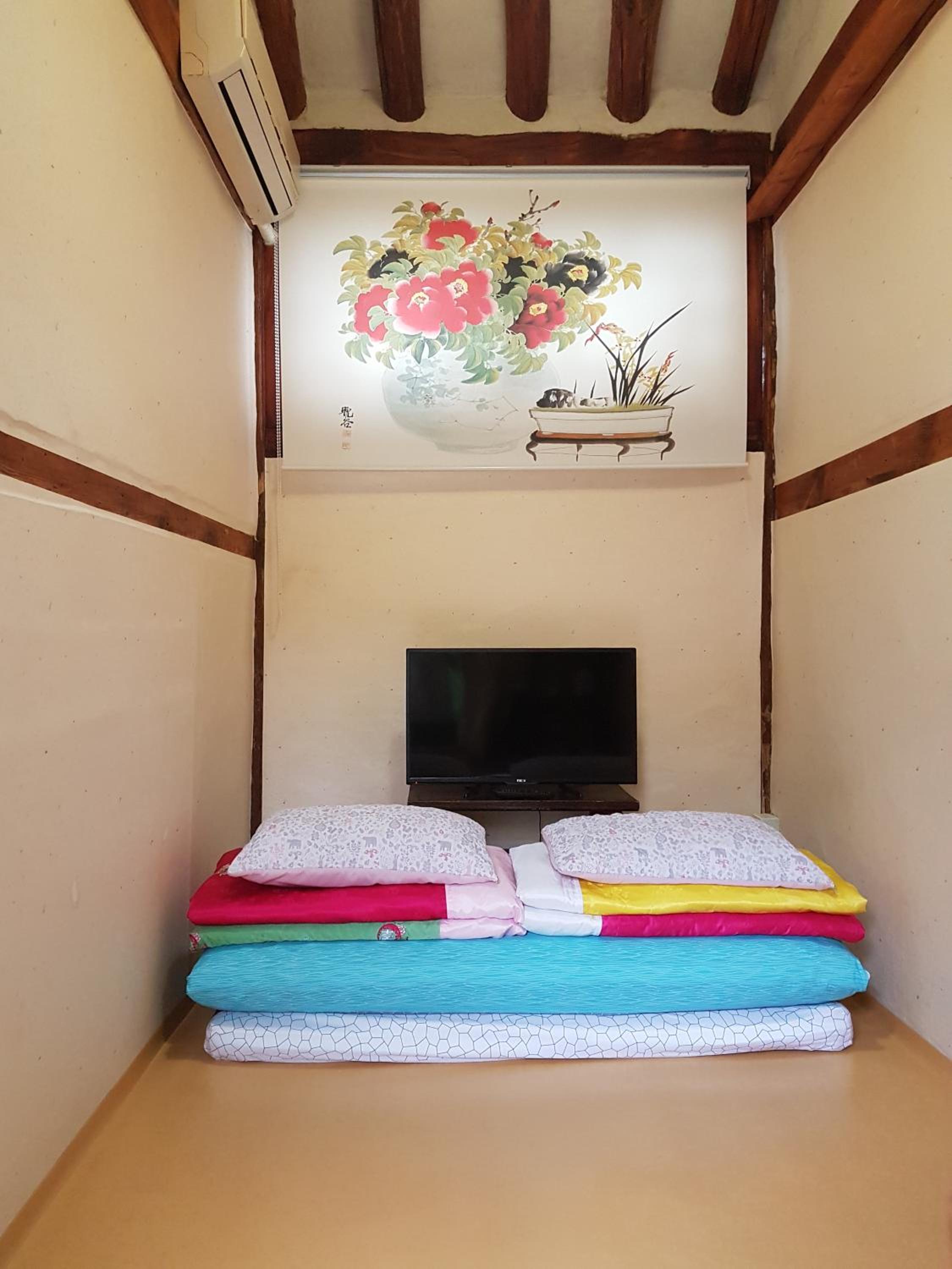 Gongsimga Hanok Guesthouse