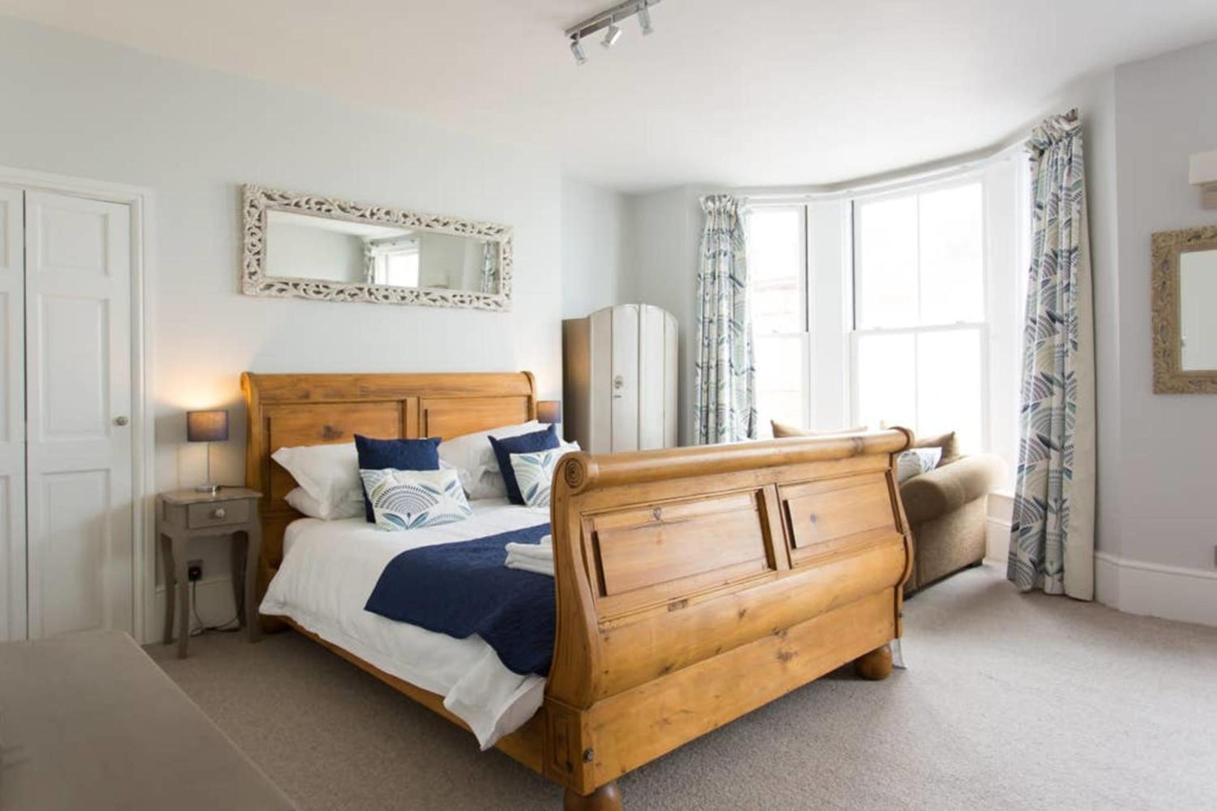 Seaside Retreat in North Bay - with parking view 3