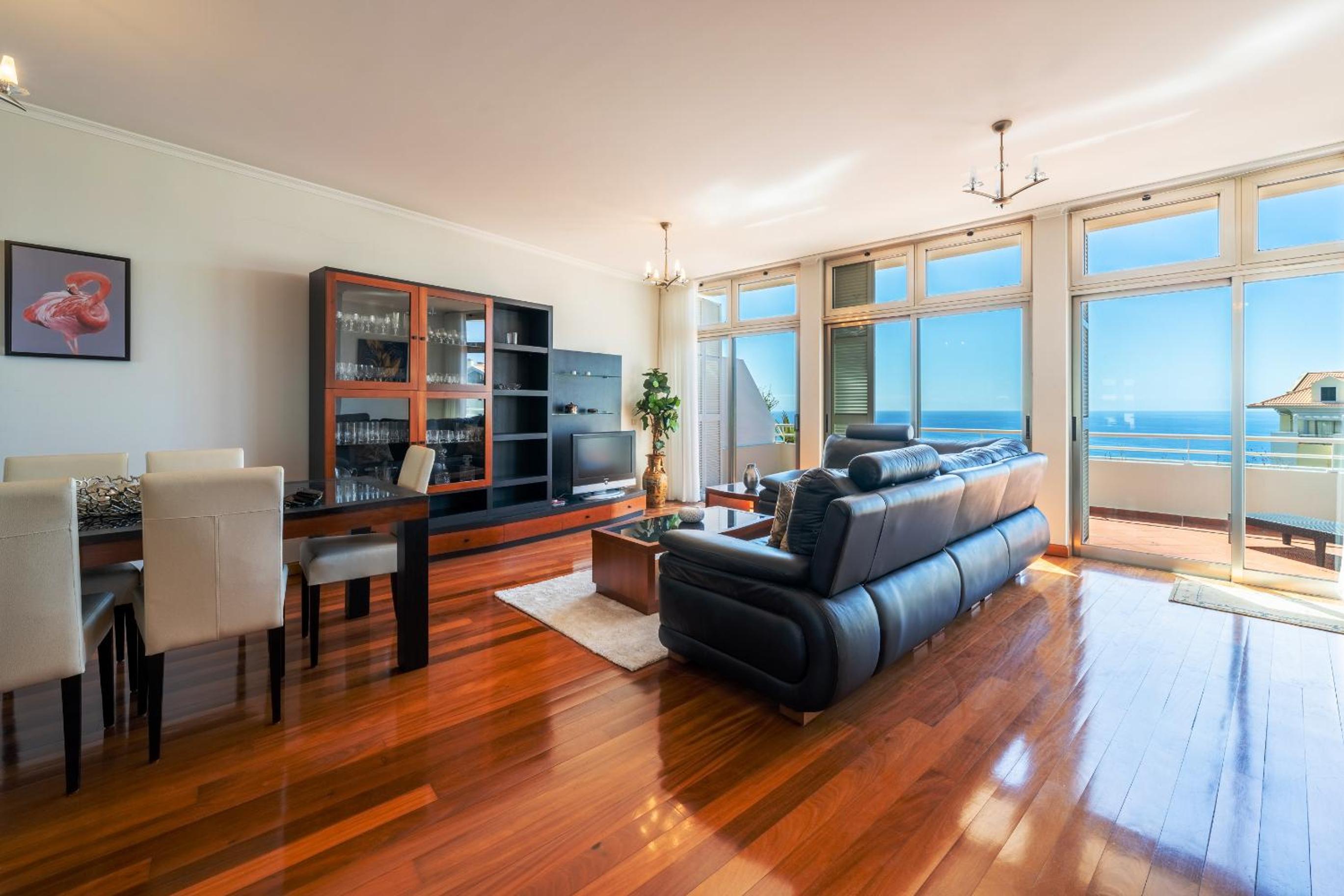 Diego Cruz Penthouse by HR Madeira view 4