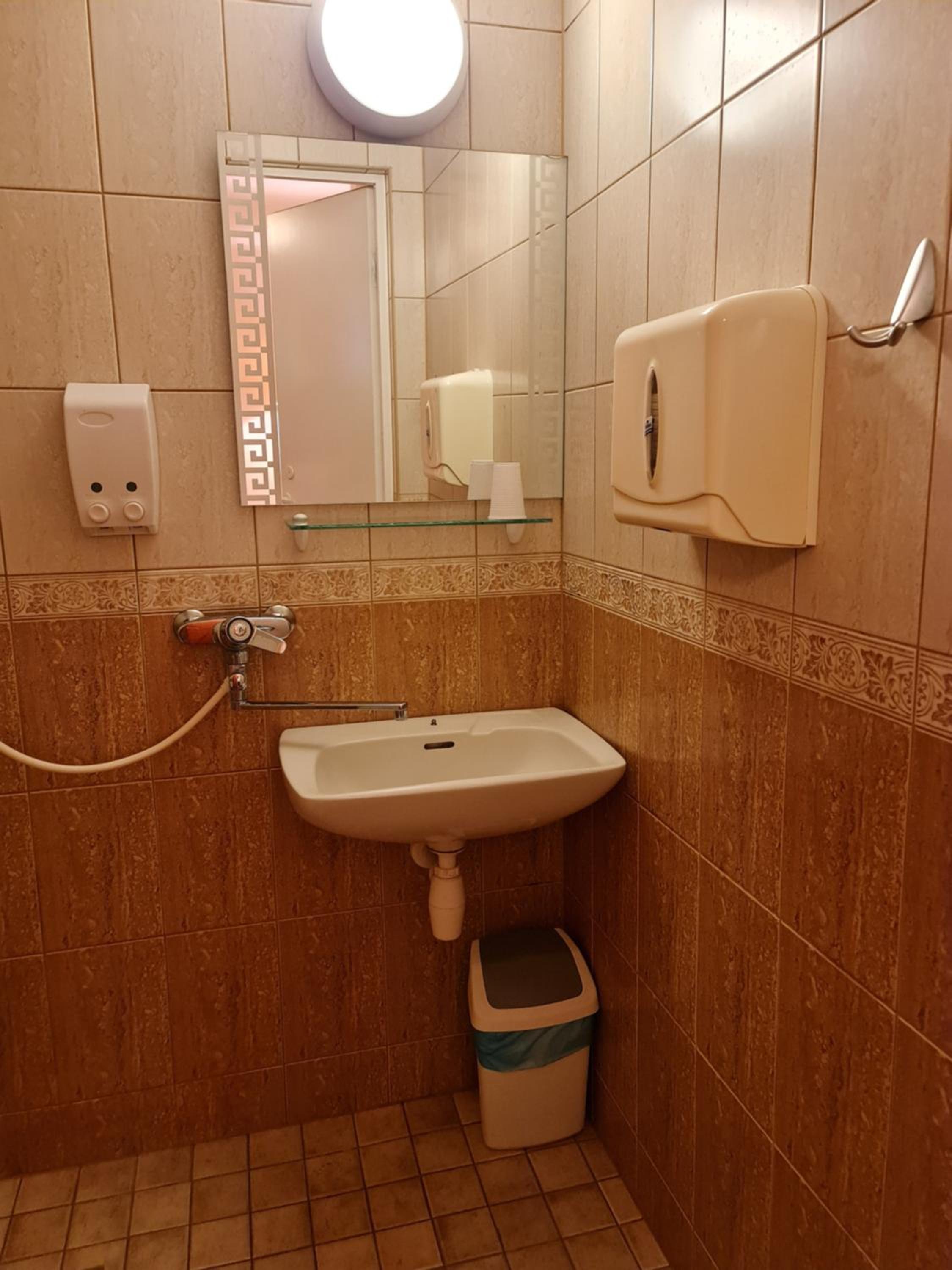 Photo 18
