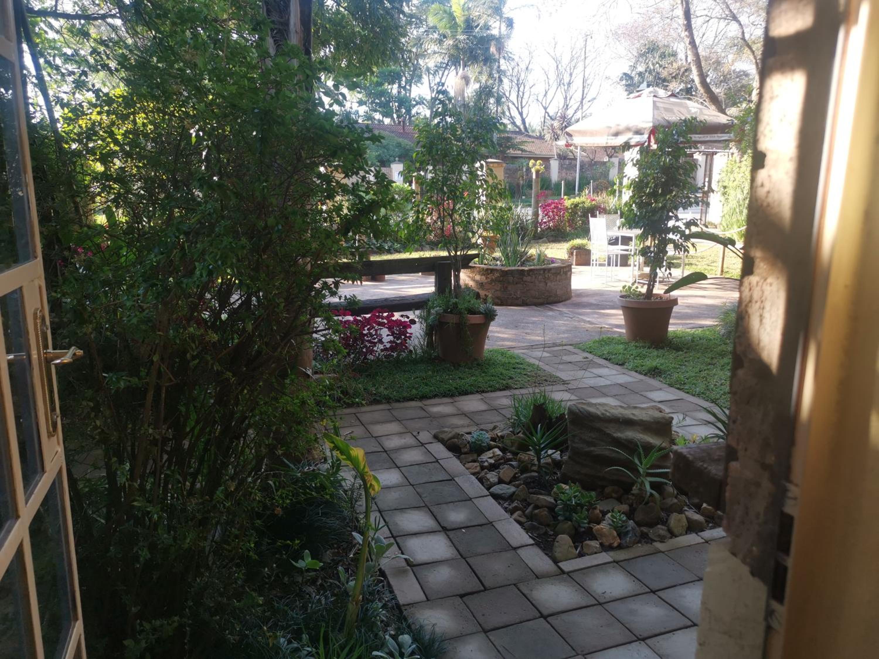 Autumn Breeze Manor Guest House