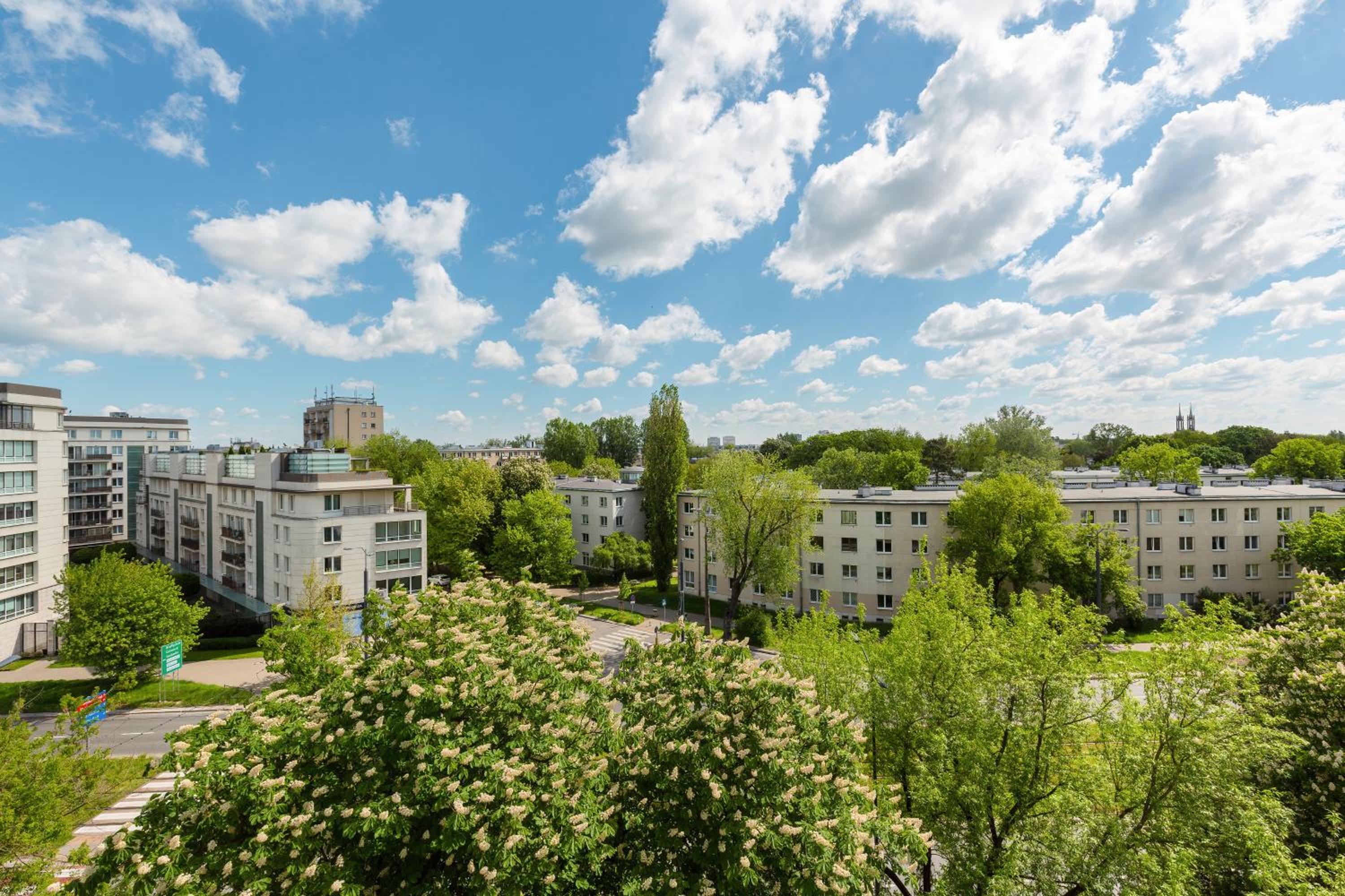 Metro Marymont Apartment by Renters view 2