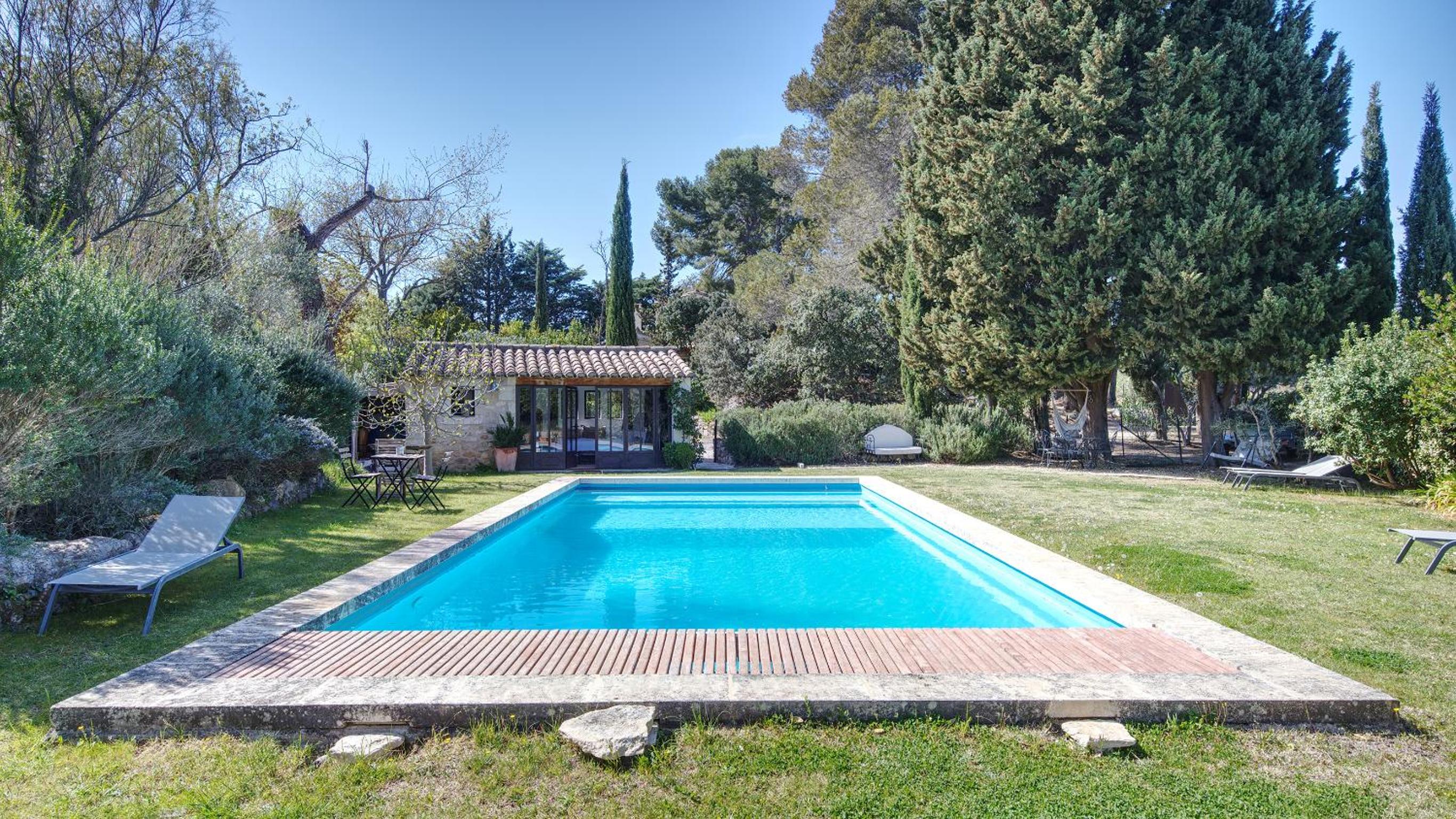 Mas des Alpilles view 3