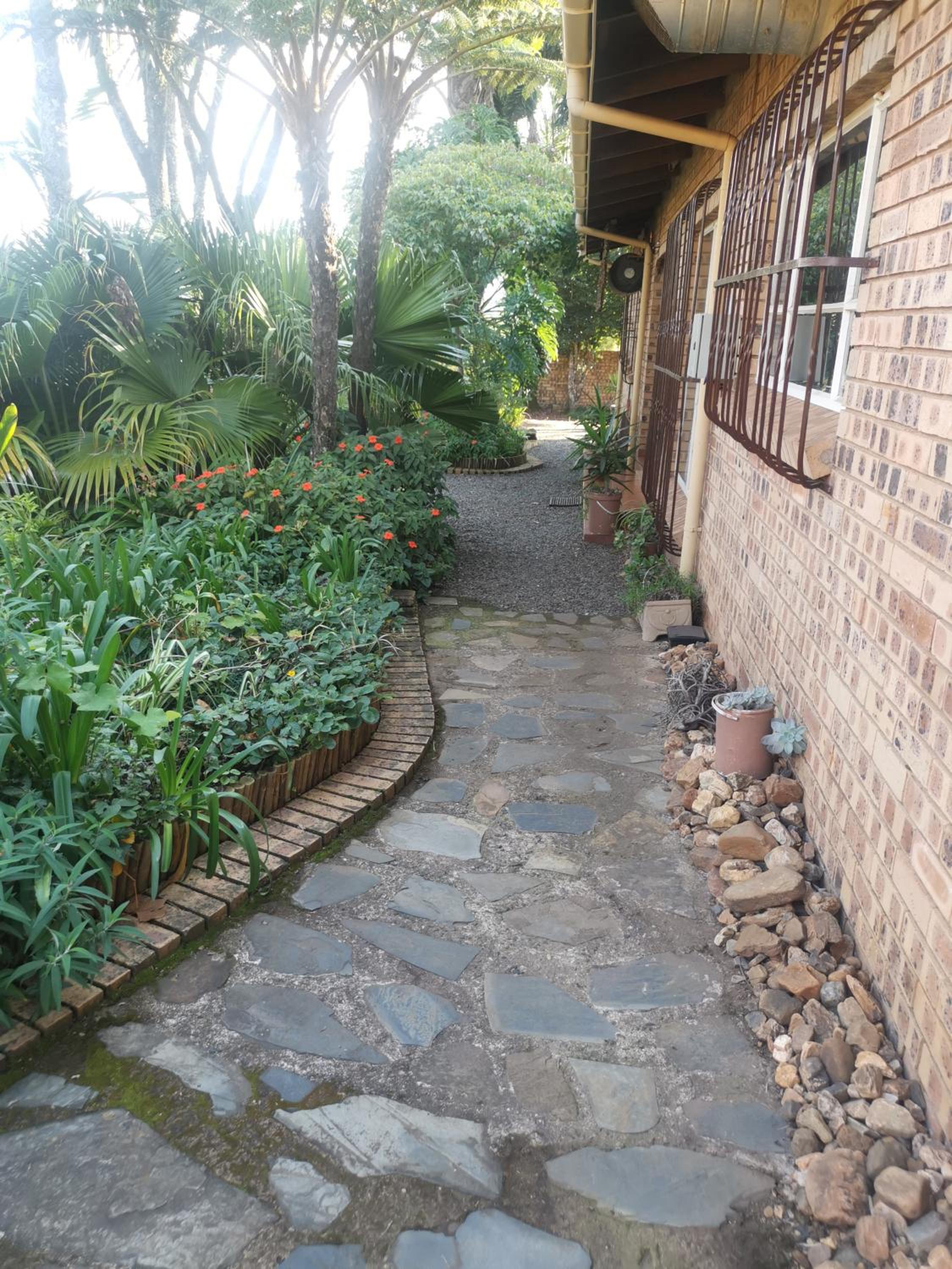 Autumn Breeze Manor Guest House