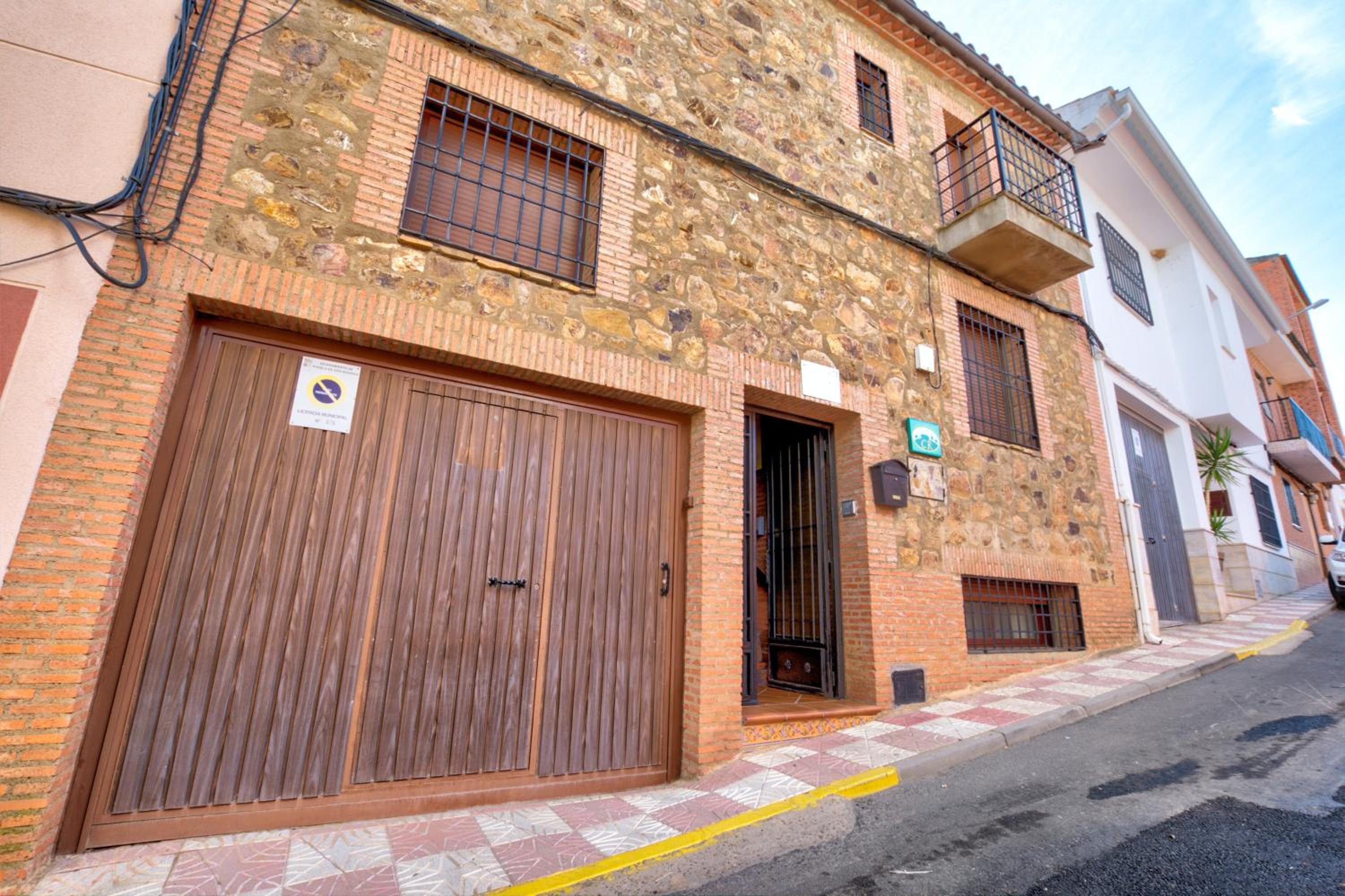 Comfortable Villa in Puebla de Don Rodrigo with Private Pool