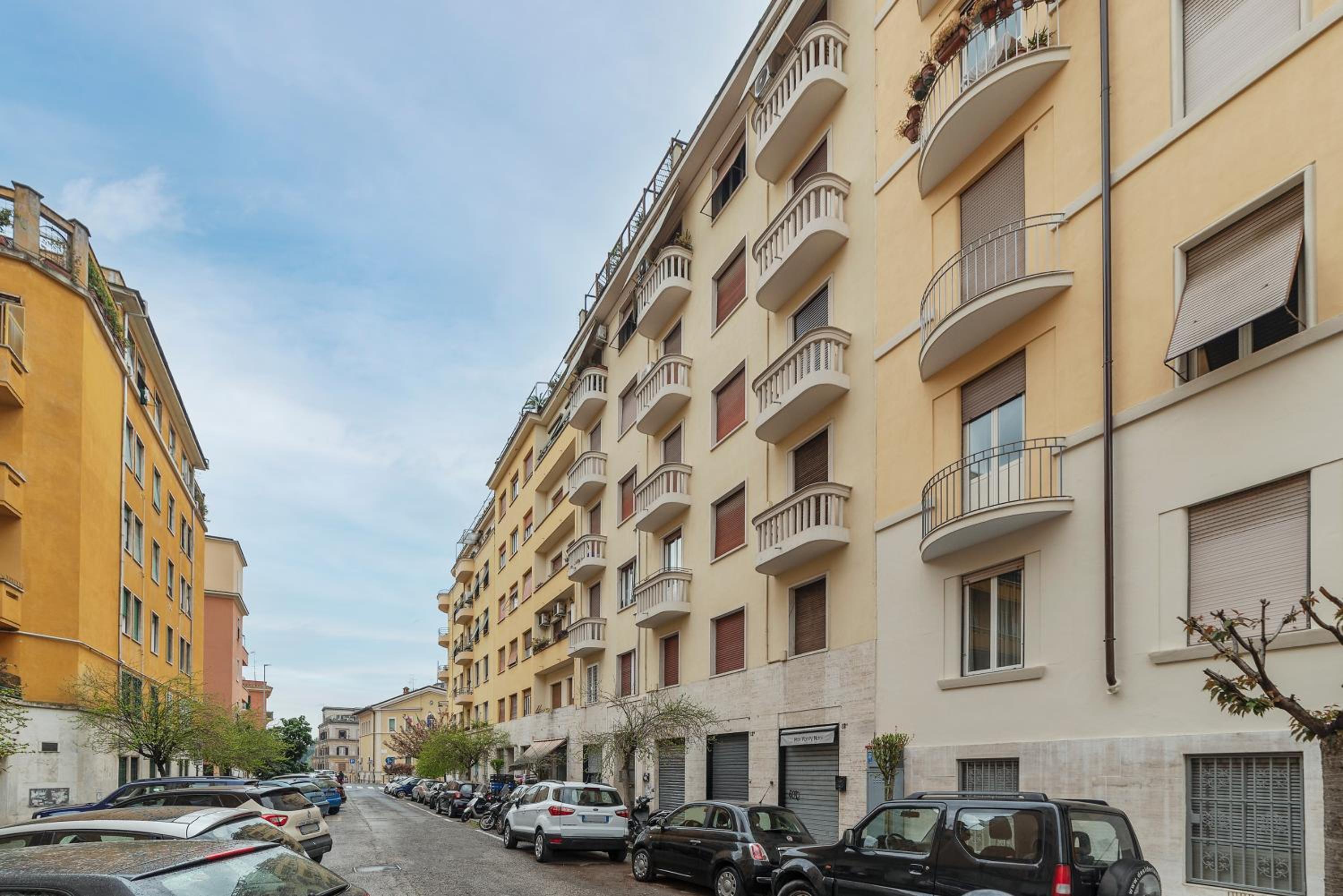 GuestHost - Piazza Bologna Comfortable Flat