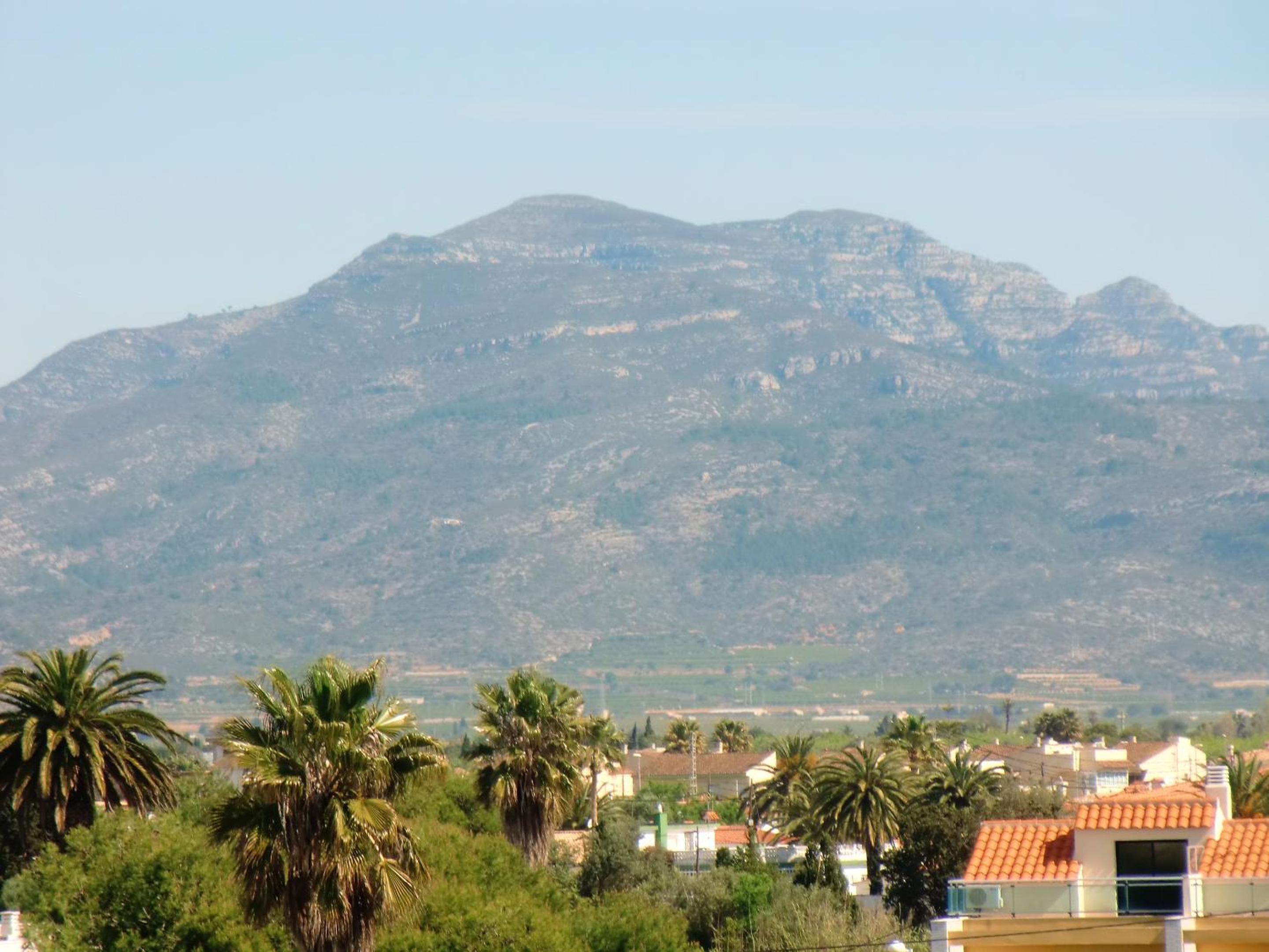 Modern apartment in Vinaròs with sea view and shared pool