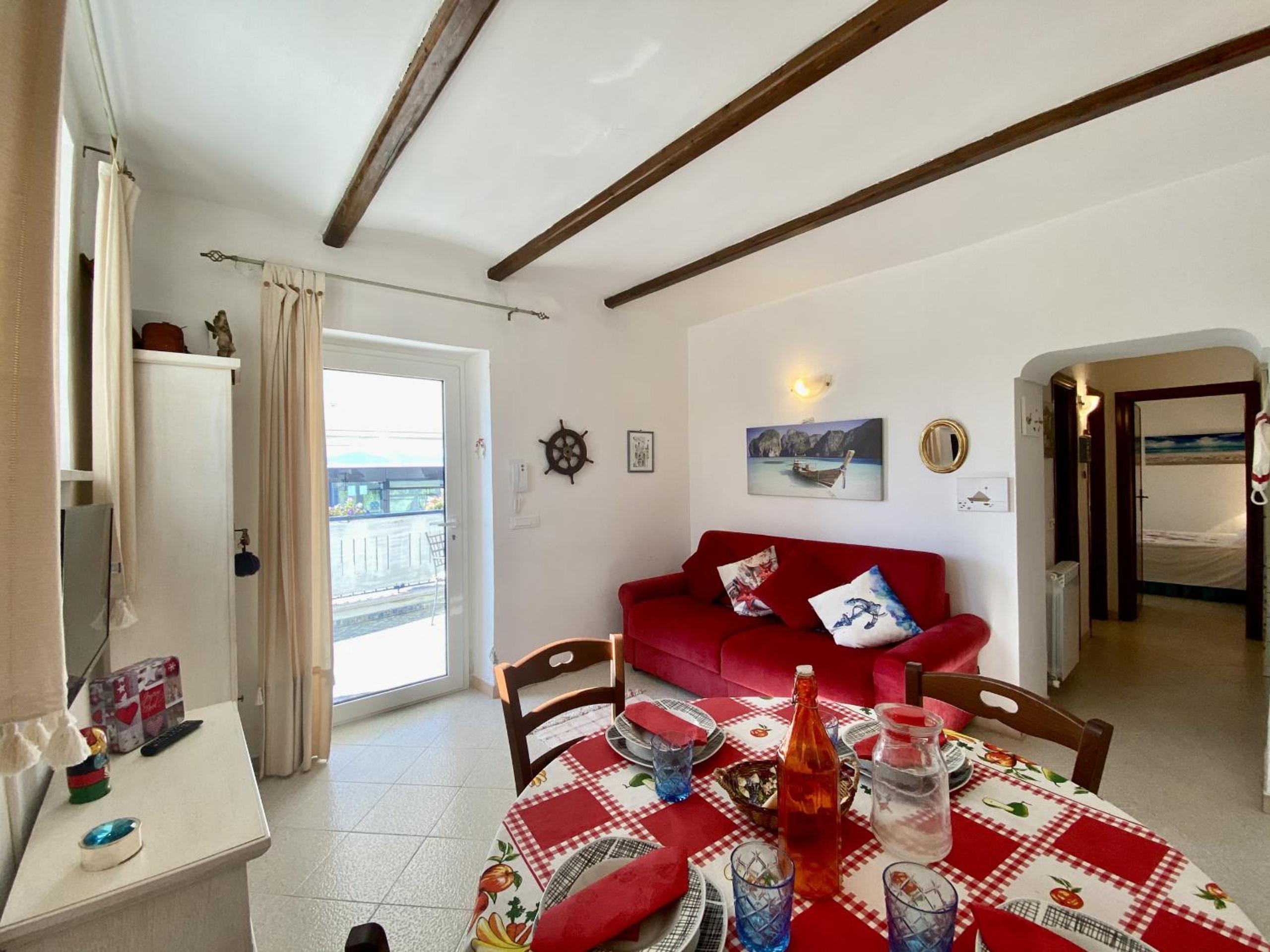 Holidaycasa Mike - Con terrazzo vista mare view 4