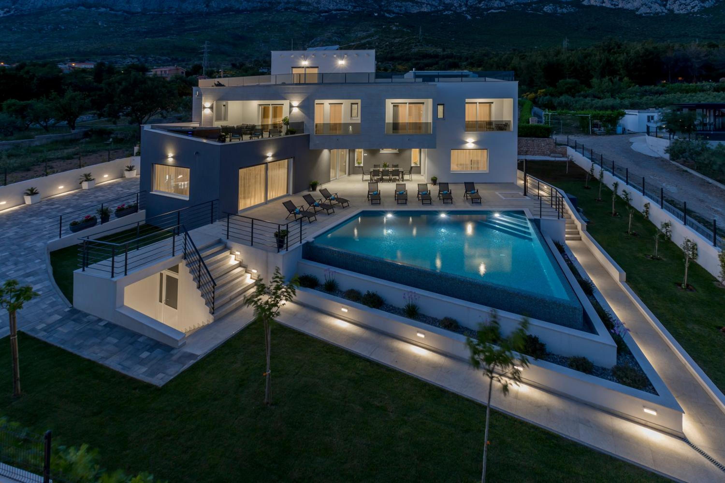 Luxurious Villa Meri view 2