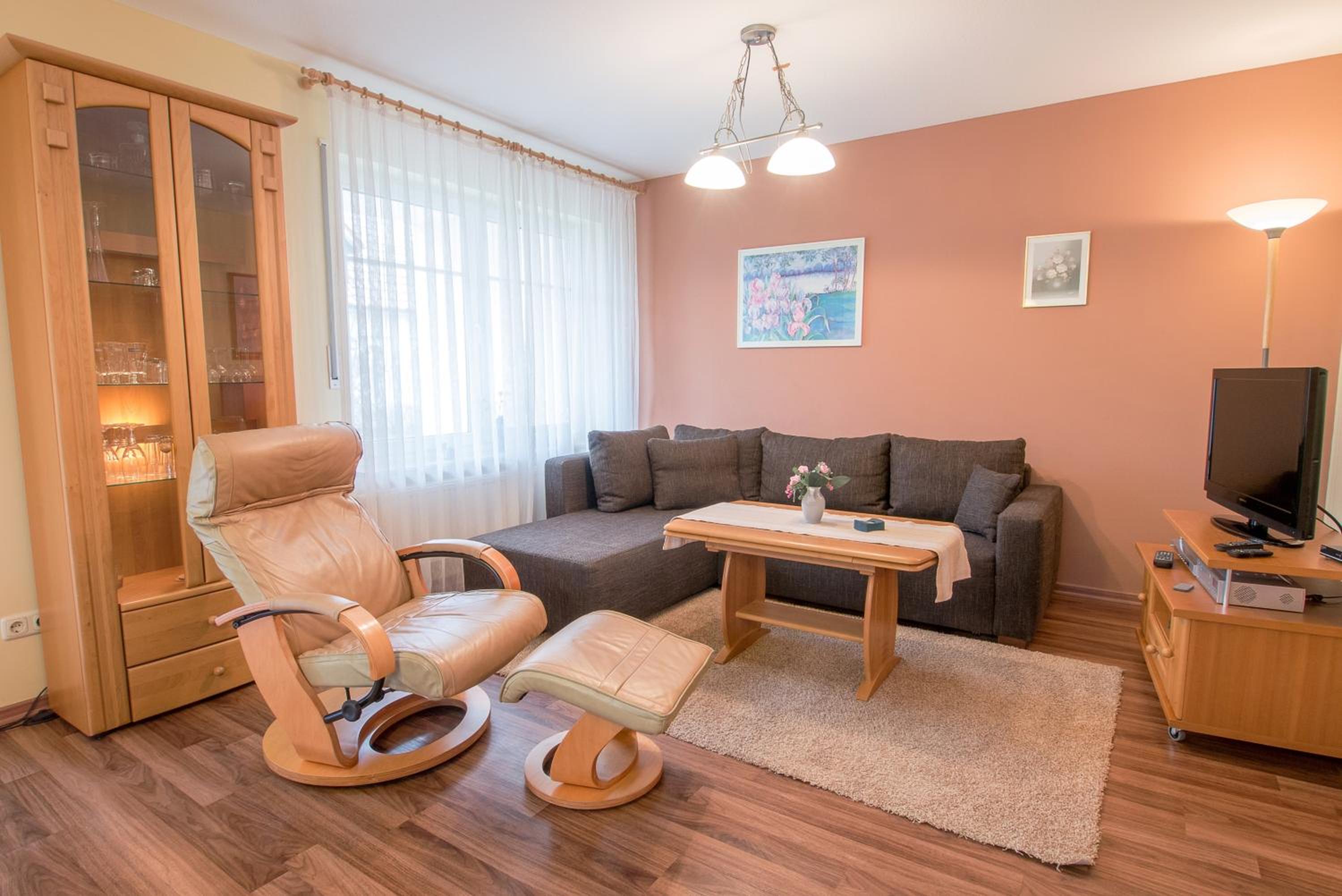 Hoppenberg 9 EG links en Zingst — hotel room
