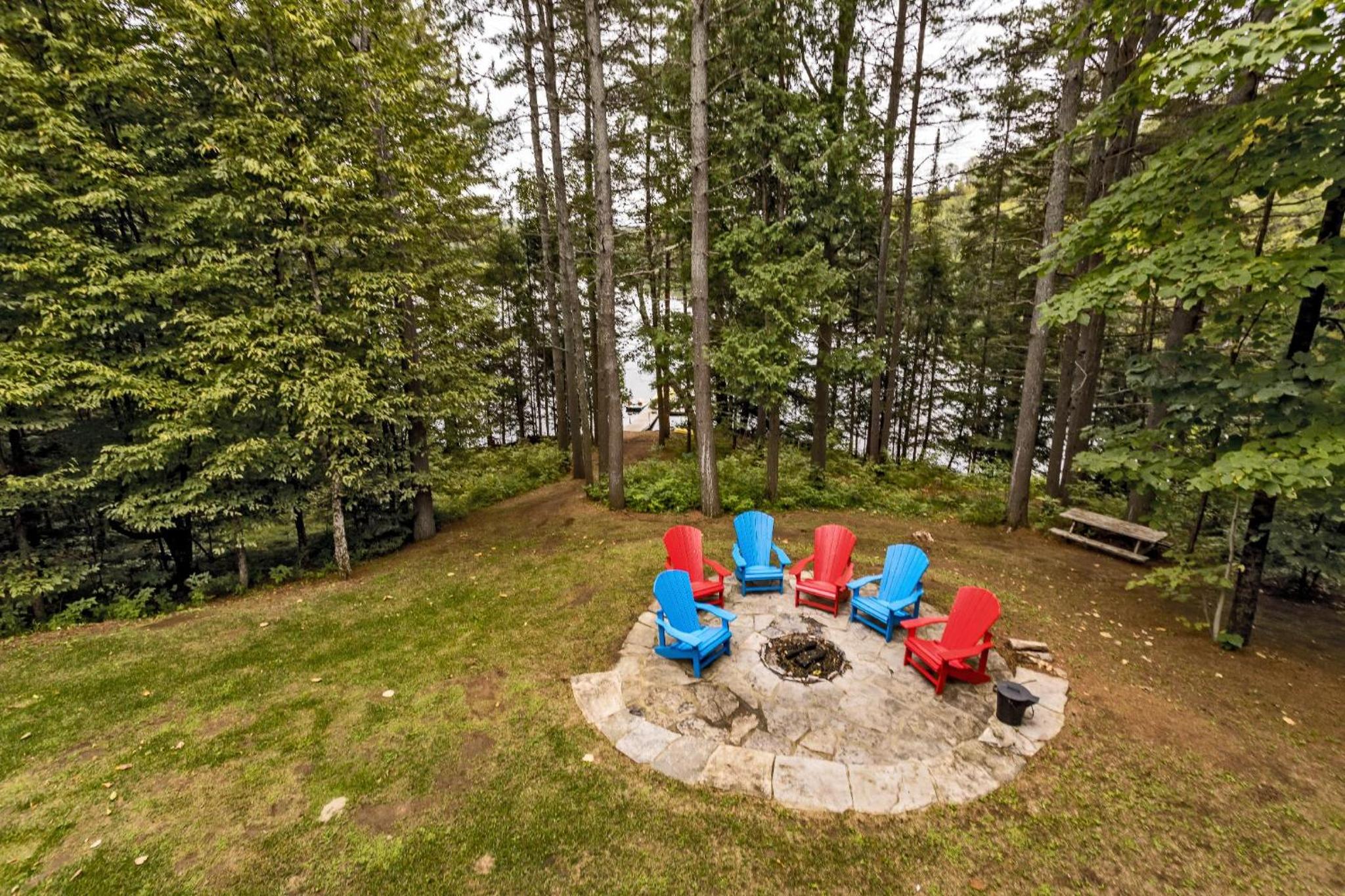 Large Luxury Lakefront Cottage Calabogie