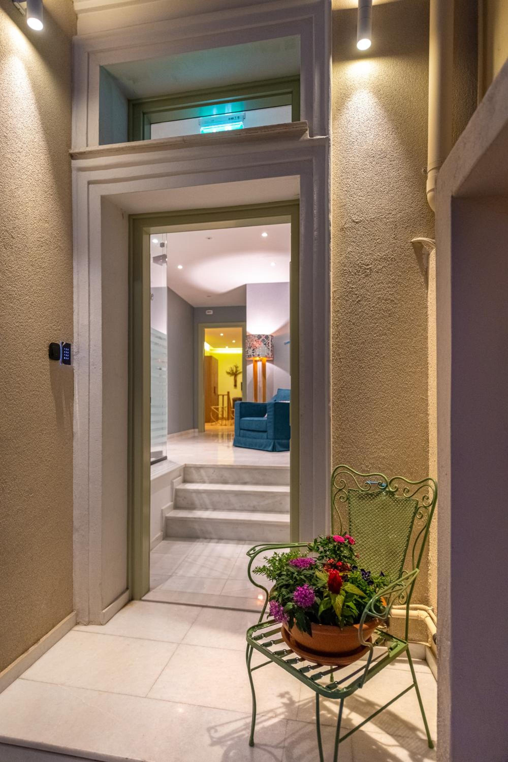 IPELHOME - Plaka Boutique Apartments
