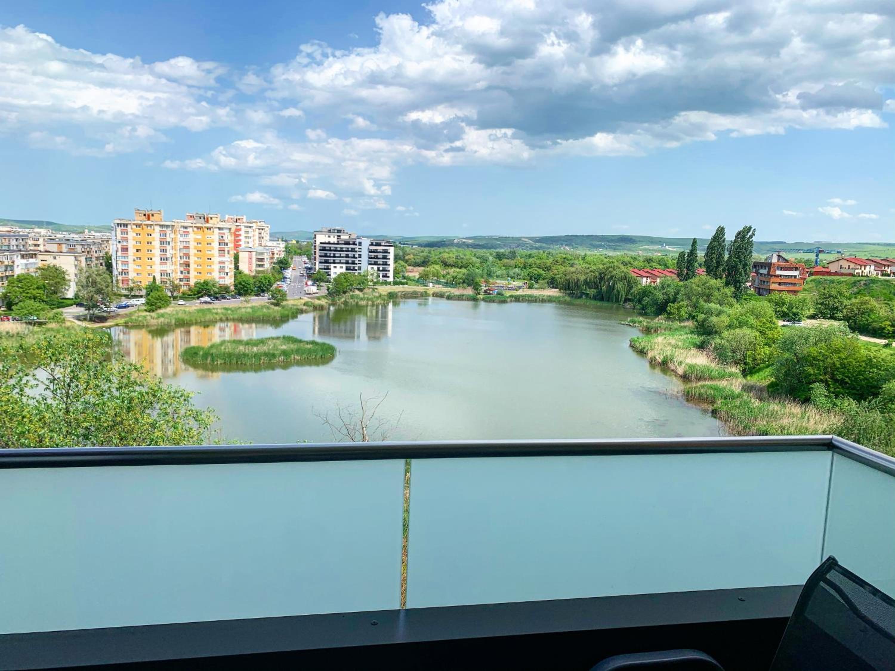 LAKE VIBE view 2