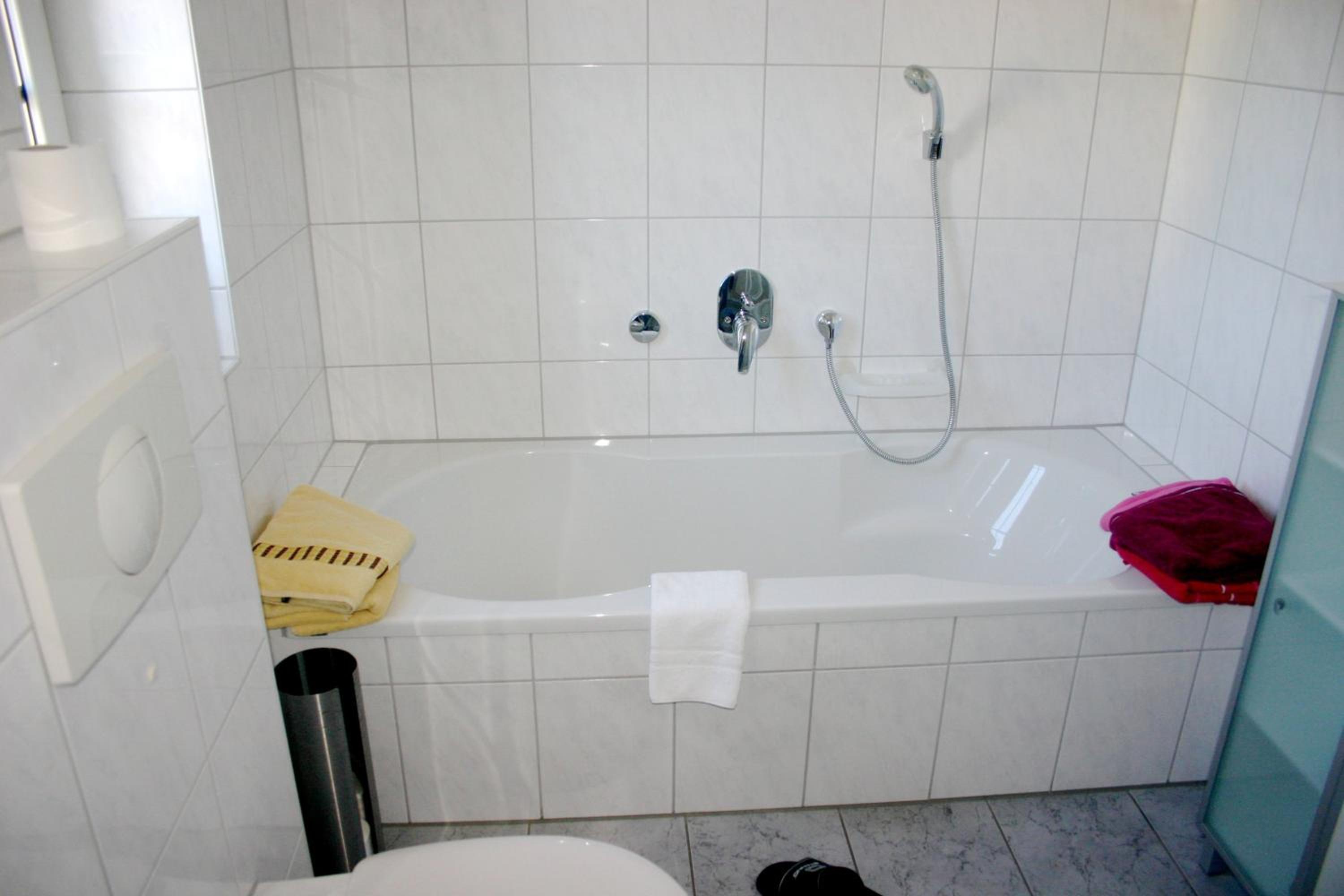 Rosenberg-Siedlung 21 en Zingst — bathroom