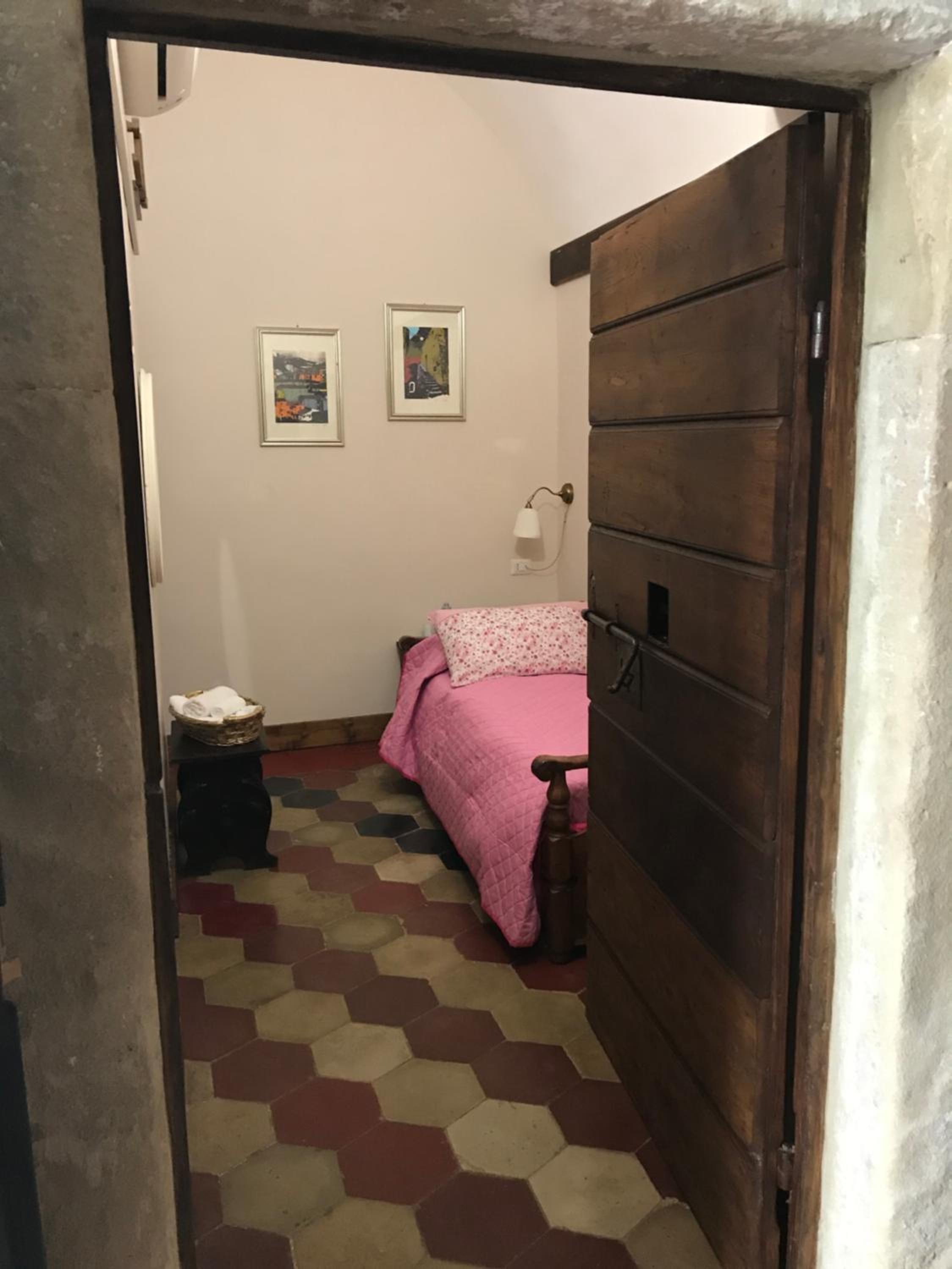 Photo 33