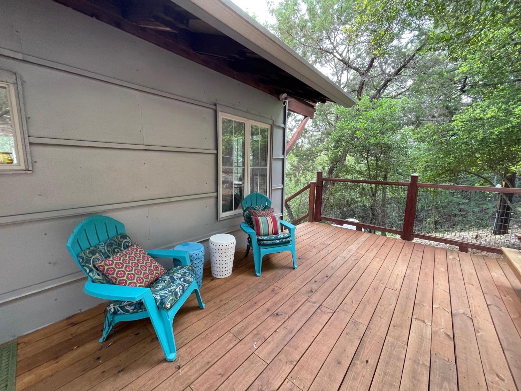 The Rivery Retreat, Choose from Luxury Guesthouse Cabin OR Poolside Suite in Lake Austin Hill Country