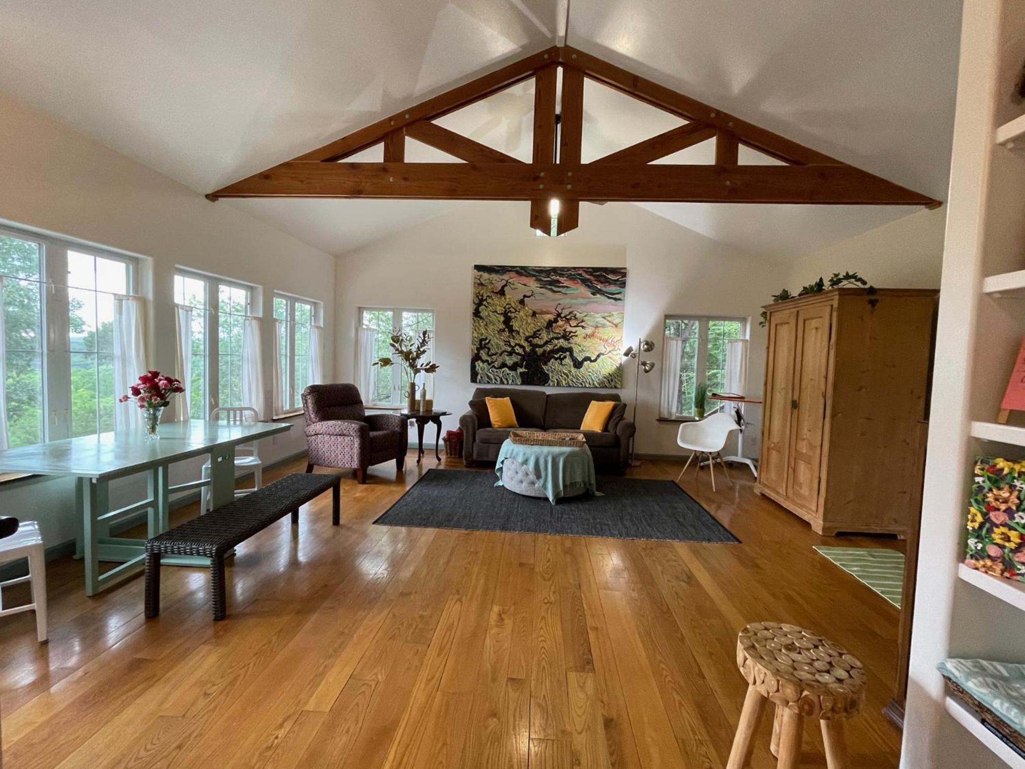 The Rivery Retreat, Choose from Luxury Guesthouse Cabin OR Poolside Suite in Lake Austin Hill Country