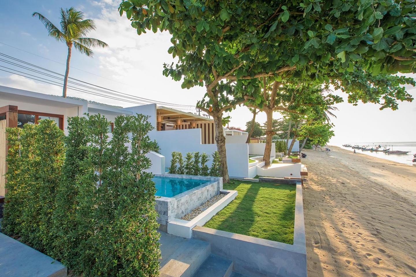 White Whale Beachfront Pool Villa
