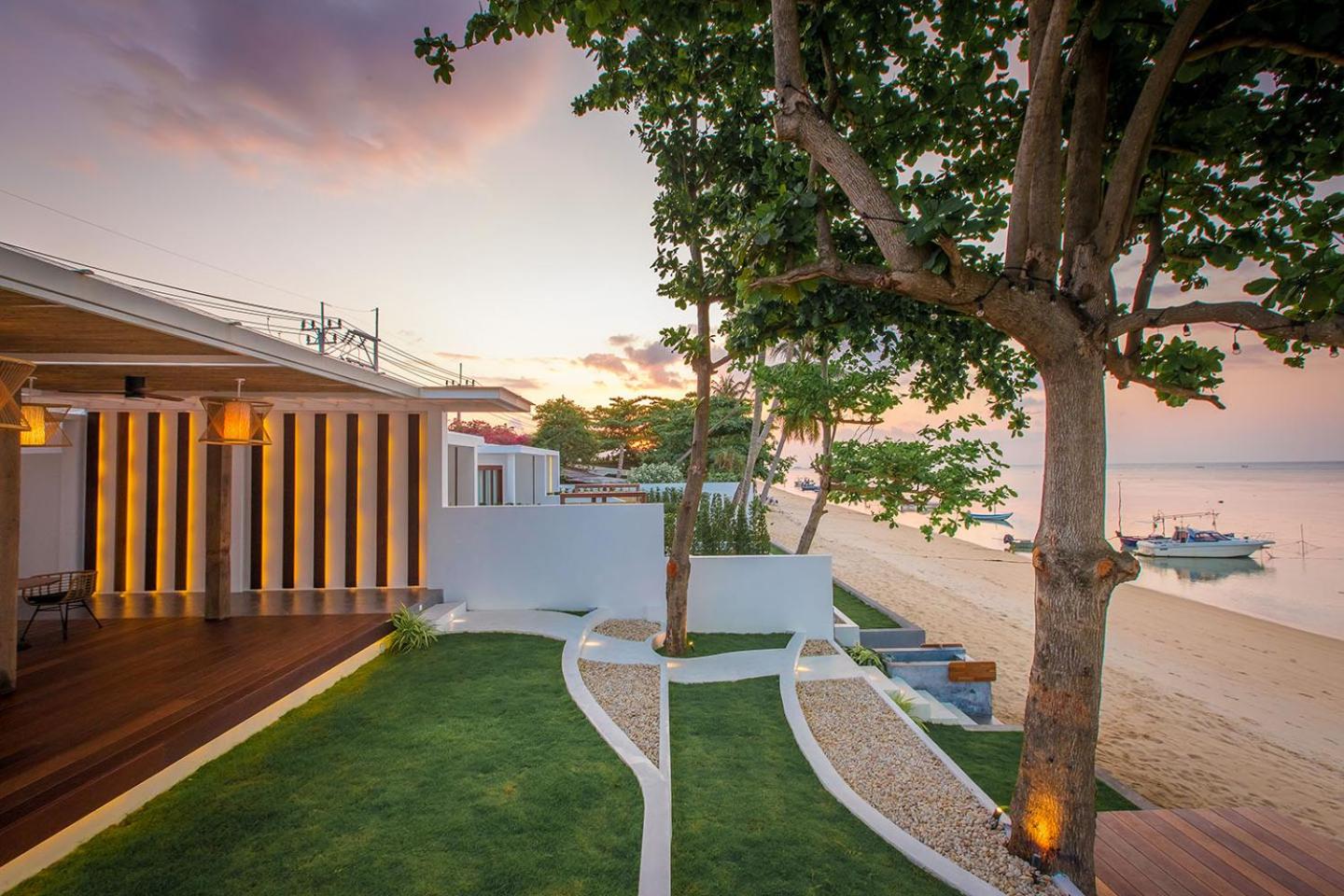 White Whale Beachfront Pool Villa