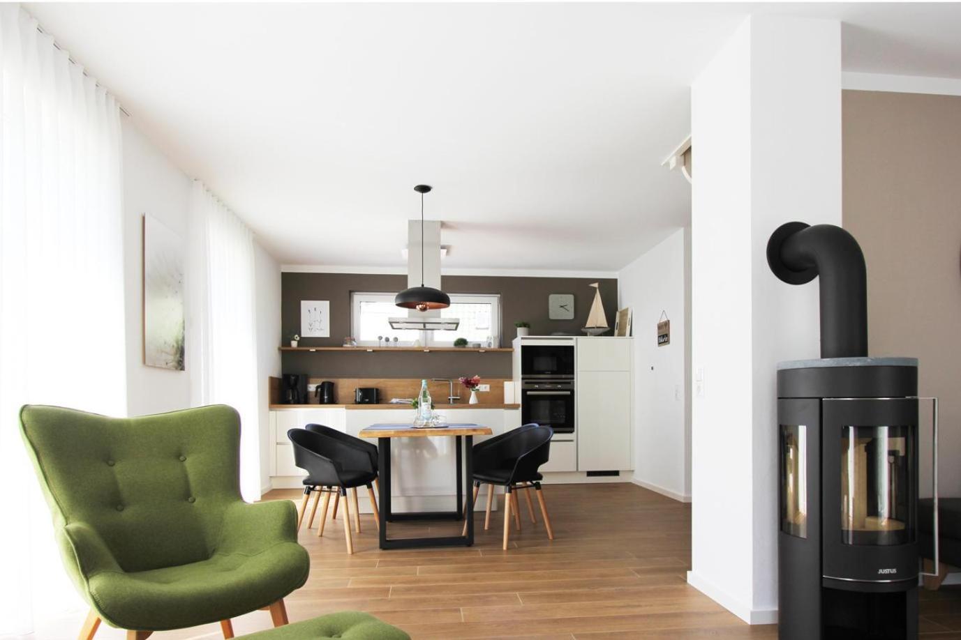 Blauwasser Luv en Zingst — kitchen