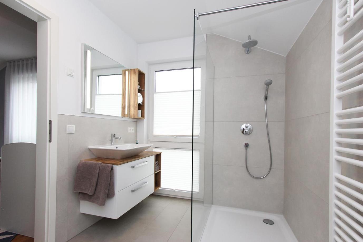 Blauwasser Luv en Zingst — bathroom
