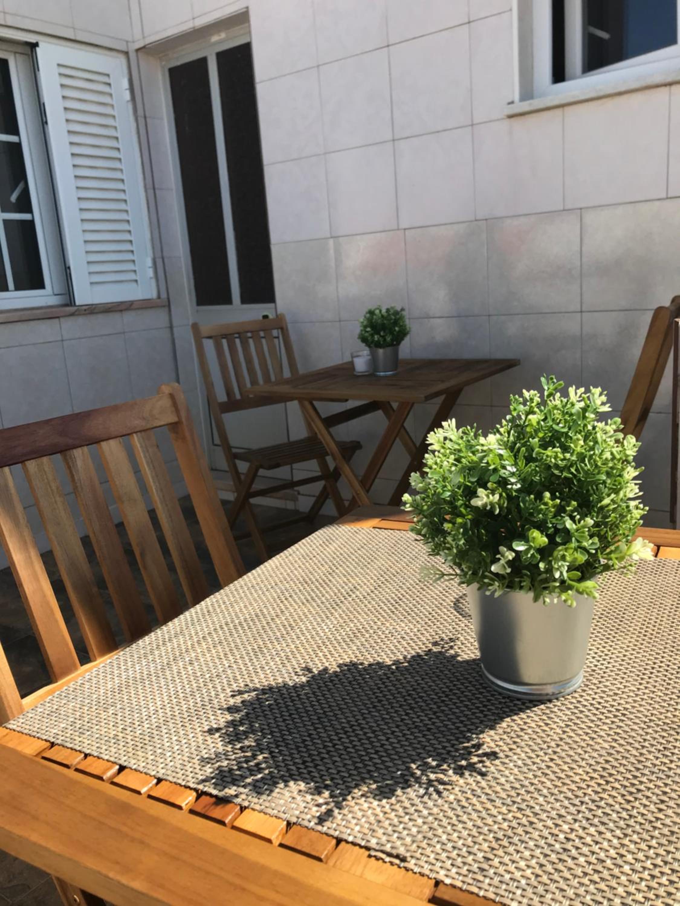 Hotel Sun Place Guest House - Image 1