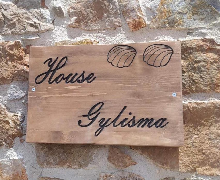 House Gylisma view 3