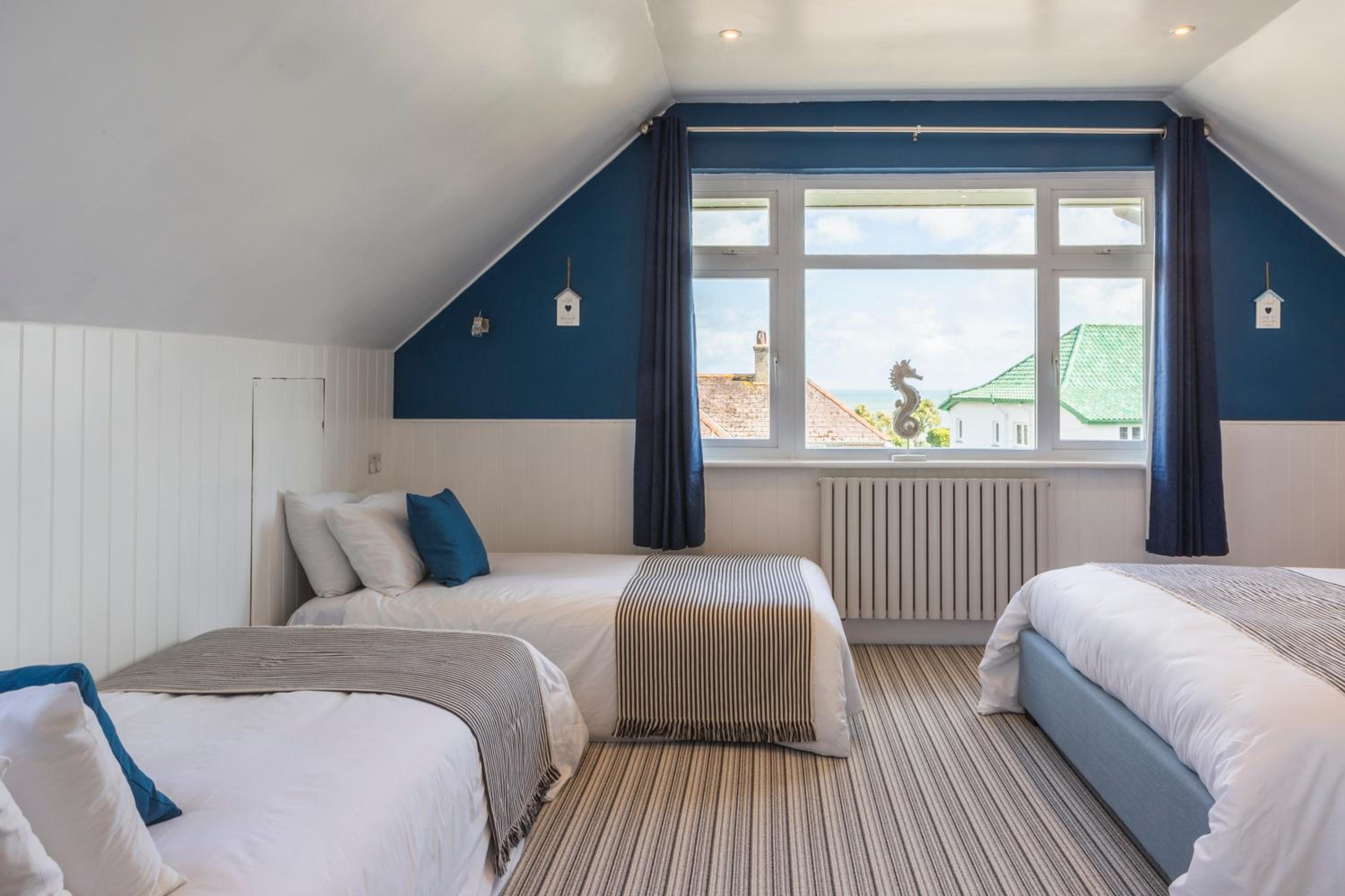 Shanklin Vacations - The Royson Guest House - Property Image 5