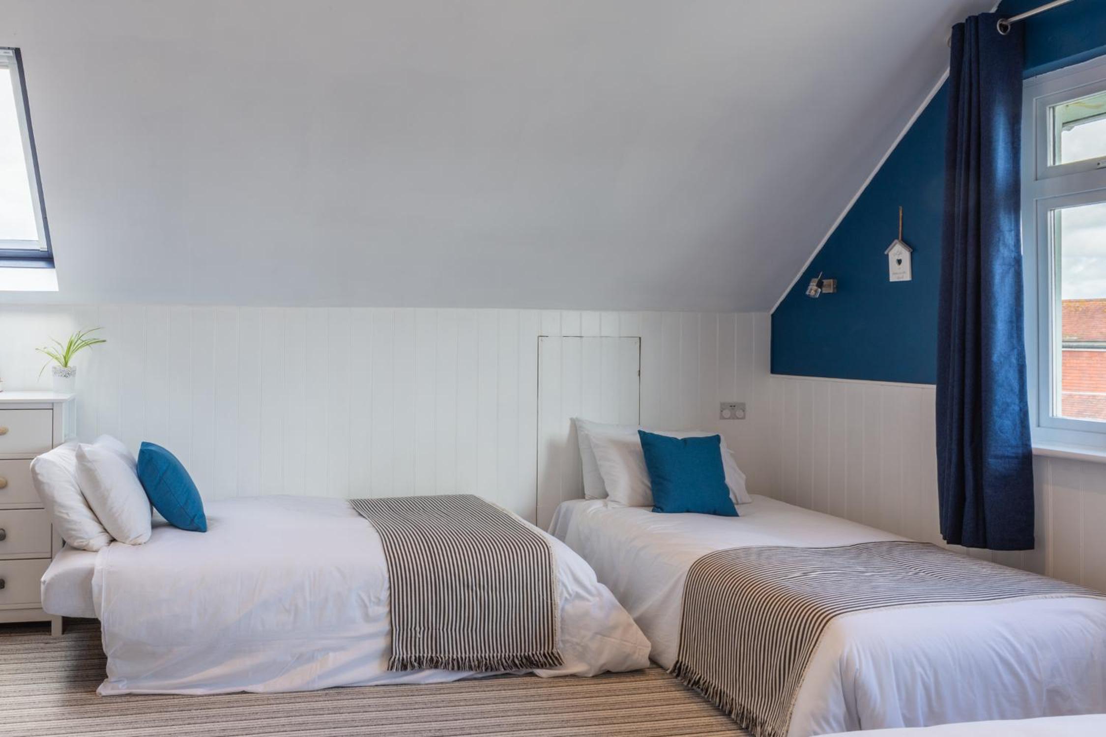 Shanklin Vacations - The Royson Guest House - Property Image 2