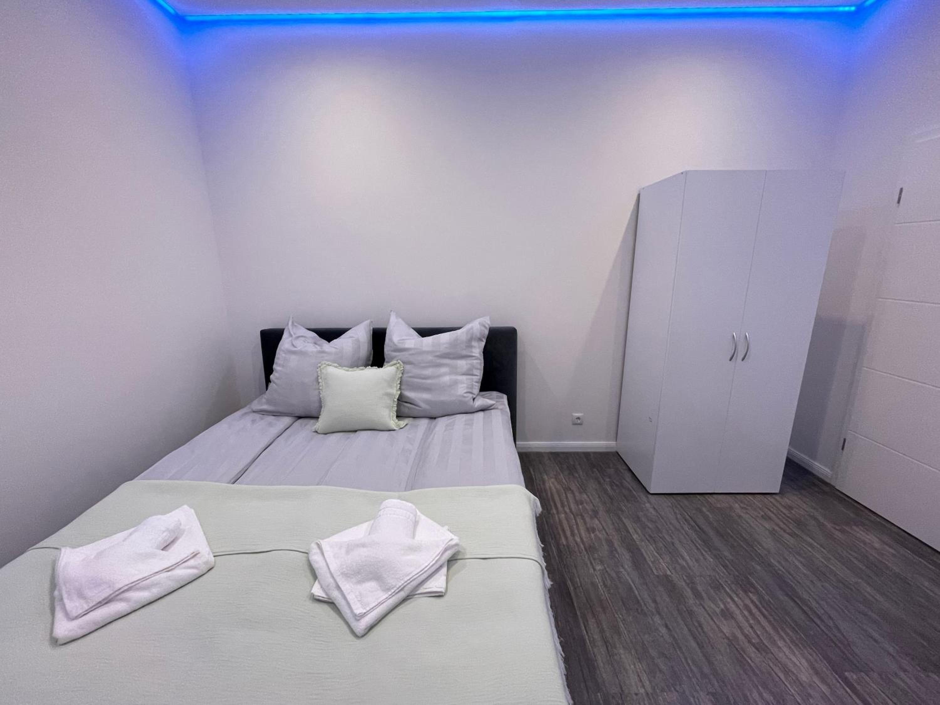 CityStayNMS - Direkt am Bahnhof und Einkaufszentrum